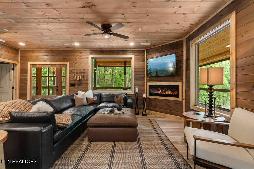 2176 Spurling Road Sevierville TN 37862