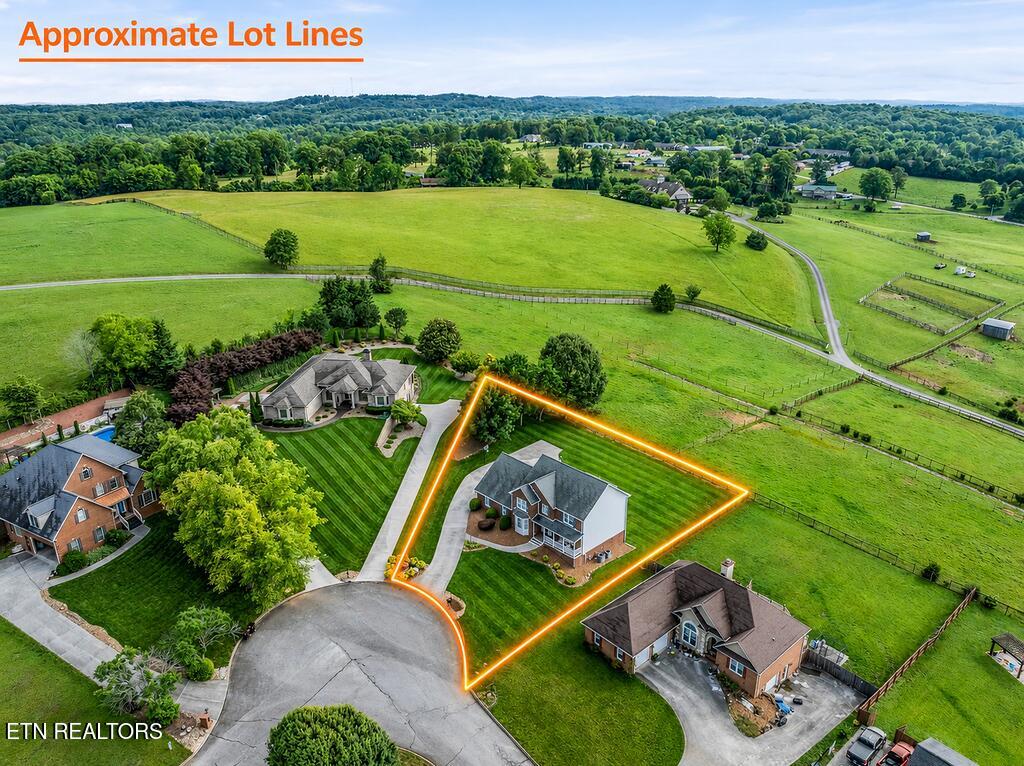 1398 Hirst Circle Lenoir City TN 37772