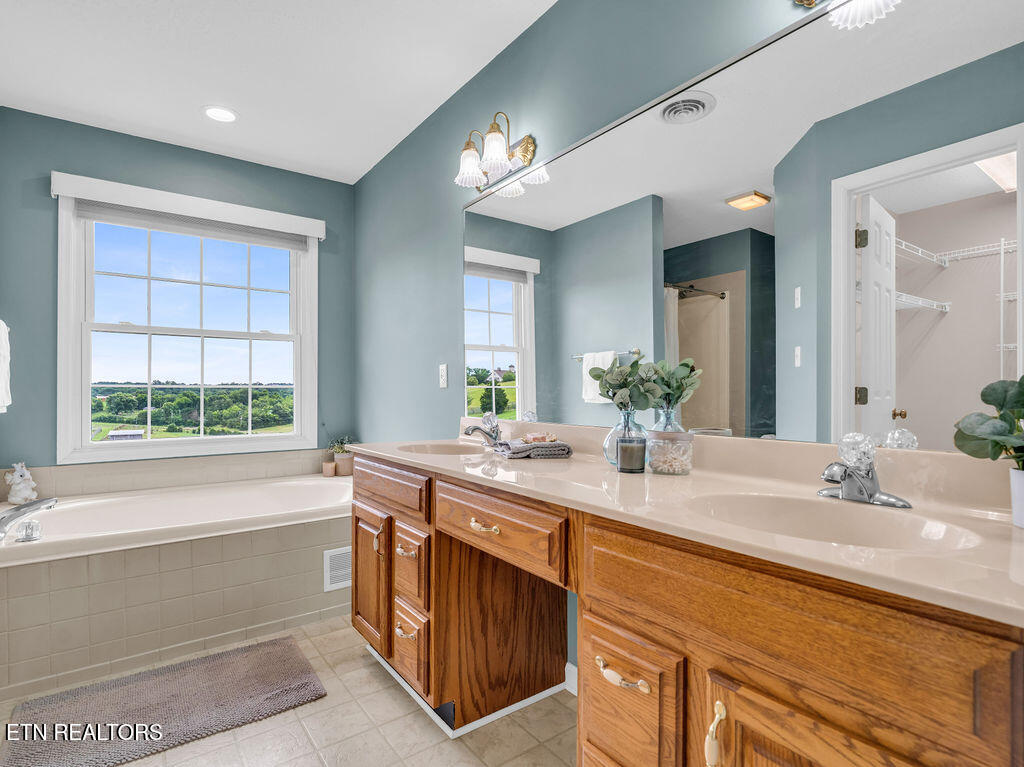 1398 Hirst Circle Lenoir City TN 37772