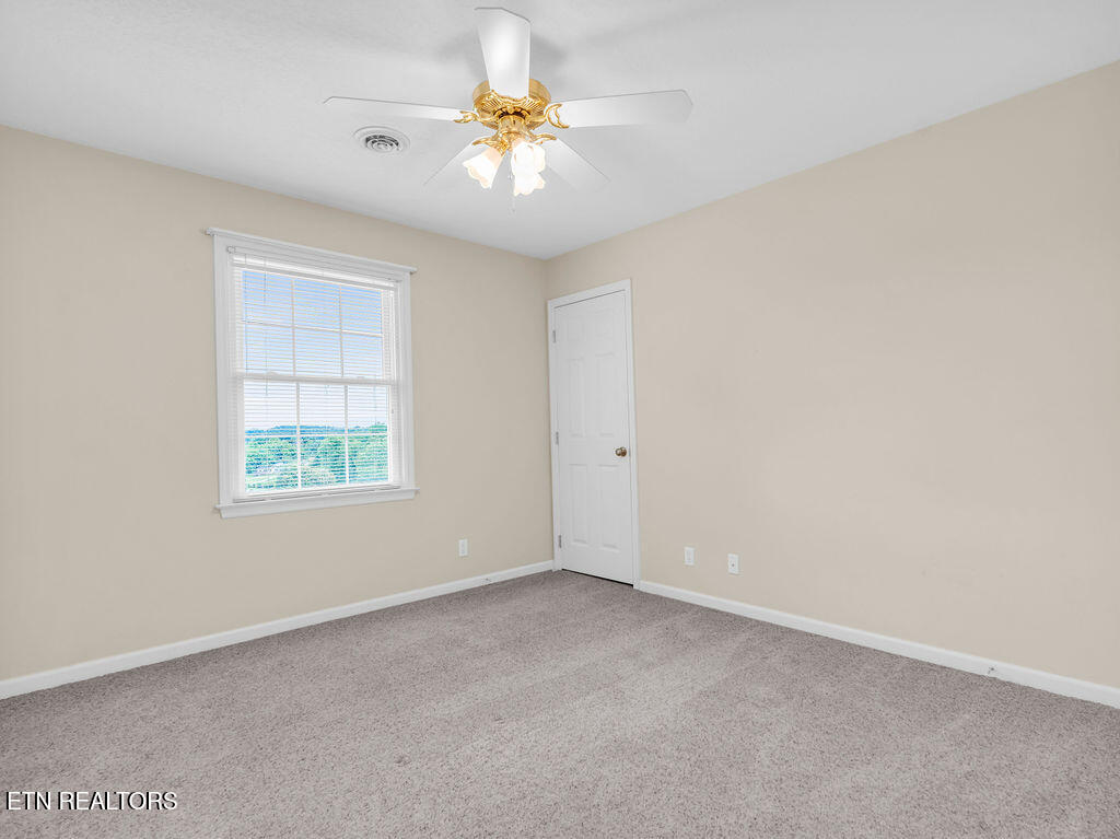 1398 Hirst Circle Lenoir City TN 37772