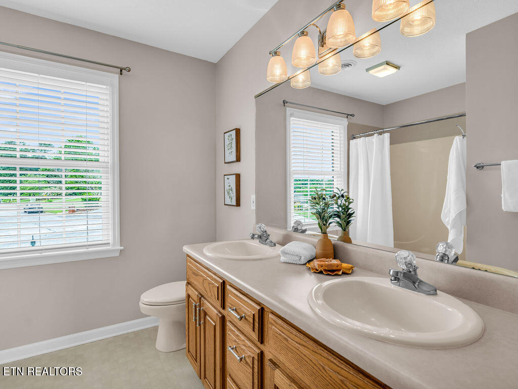 1398 Hirst Circle Lenoir City TN 37772
