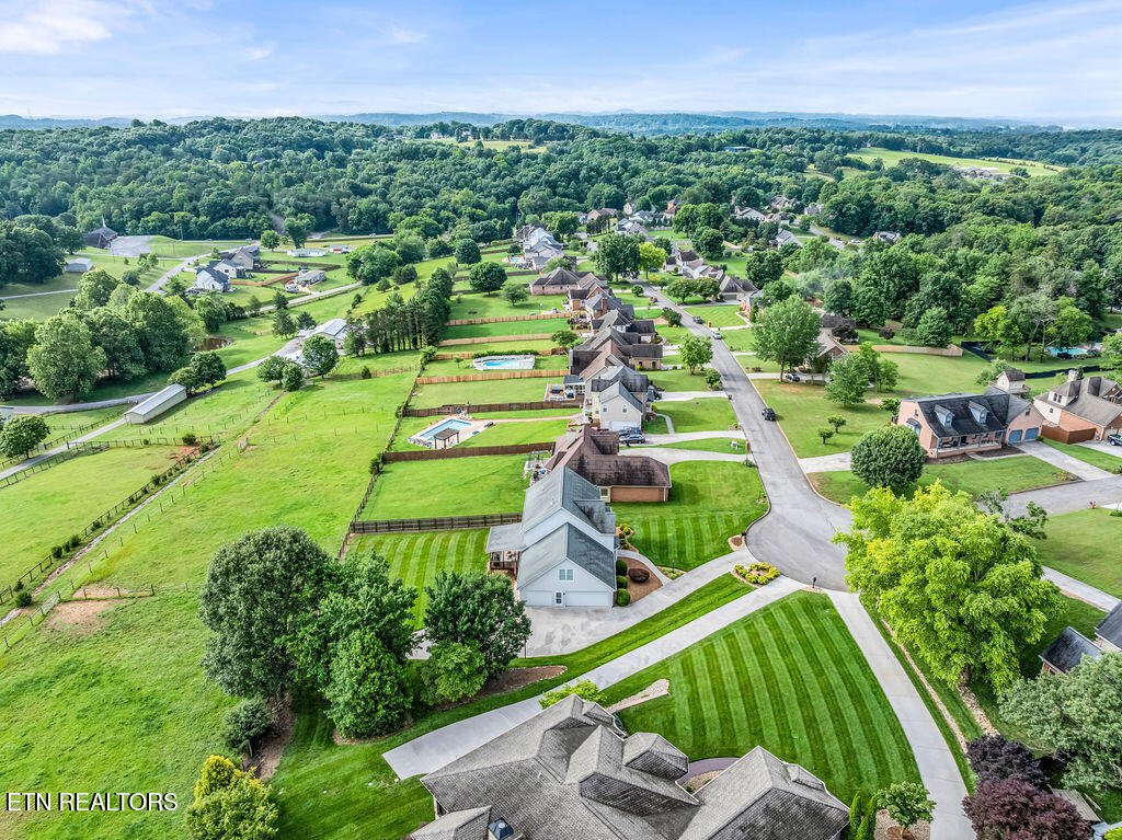 1398 Hirst Circle Lenoir City TN 37772