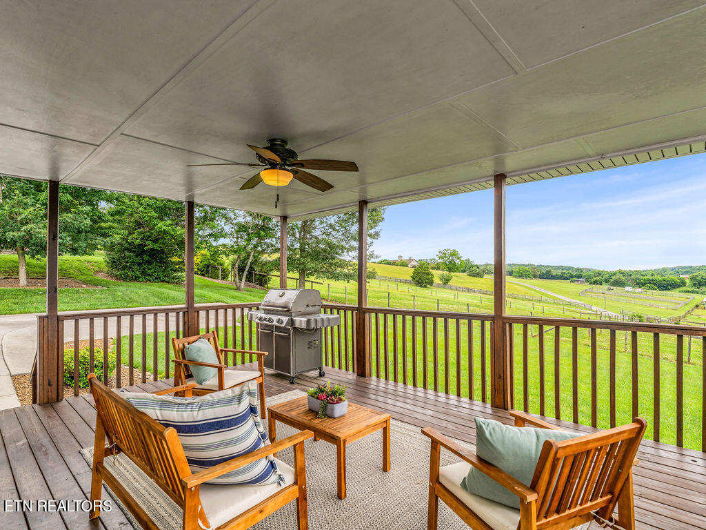 1398 Hirst Circle Lenoir City TN 37772