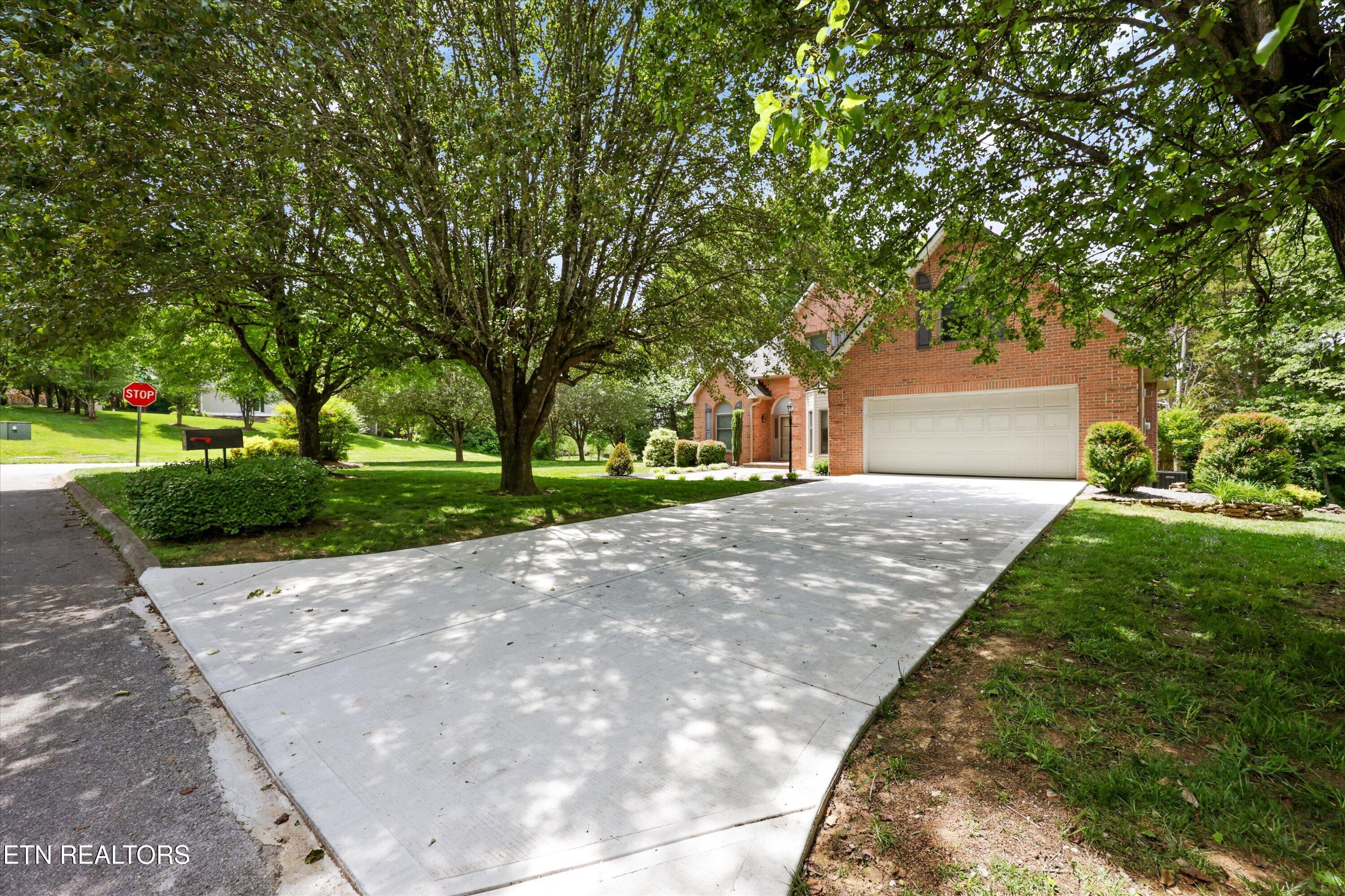 95 Deerfield Lane Oak Ridge TN 37830