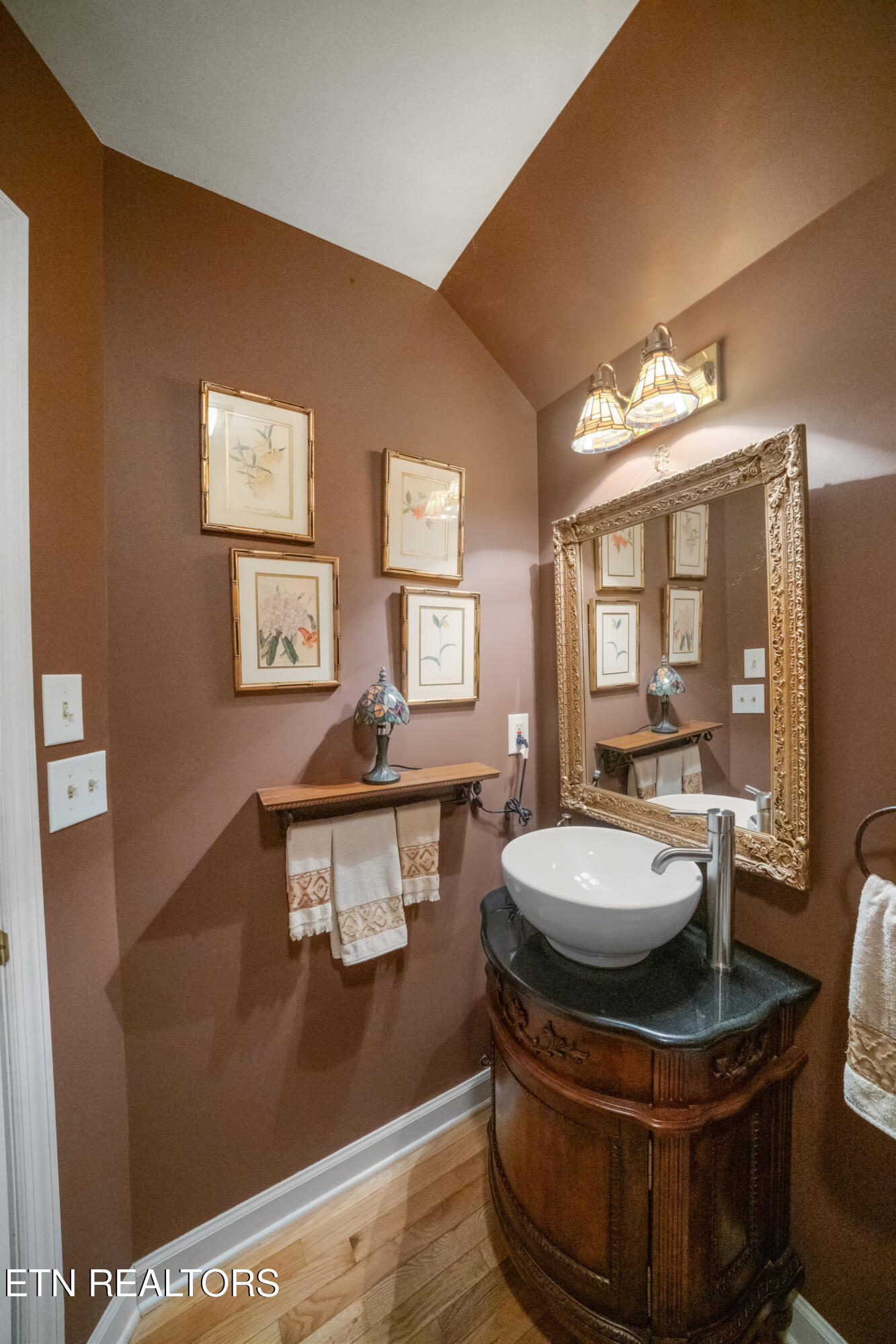 3413 Commodore Point Knoxville TN 37922