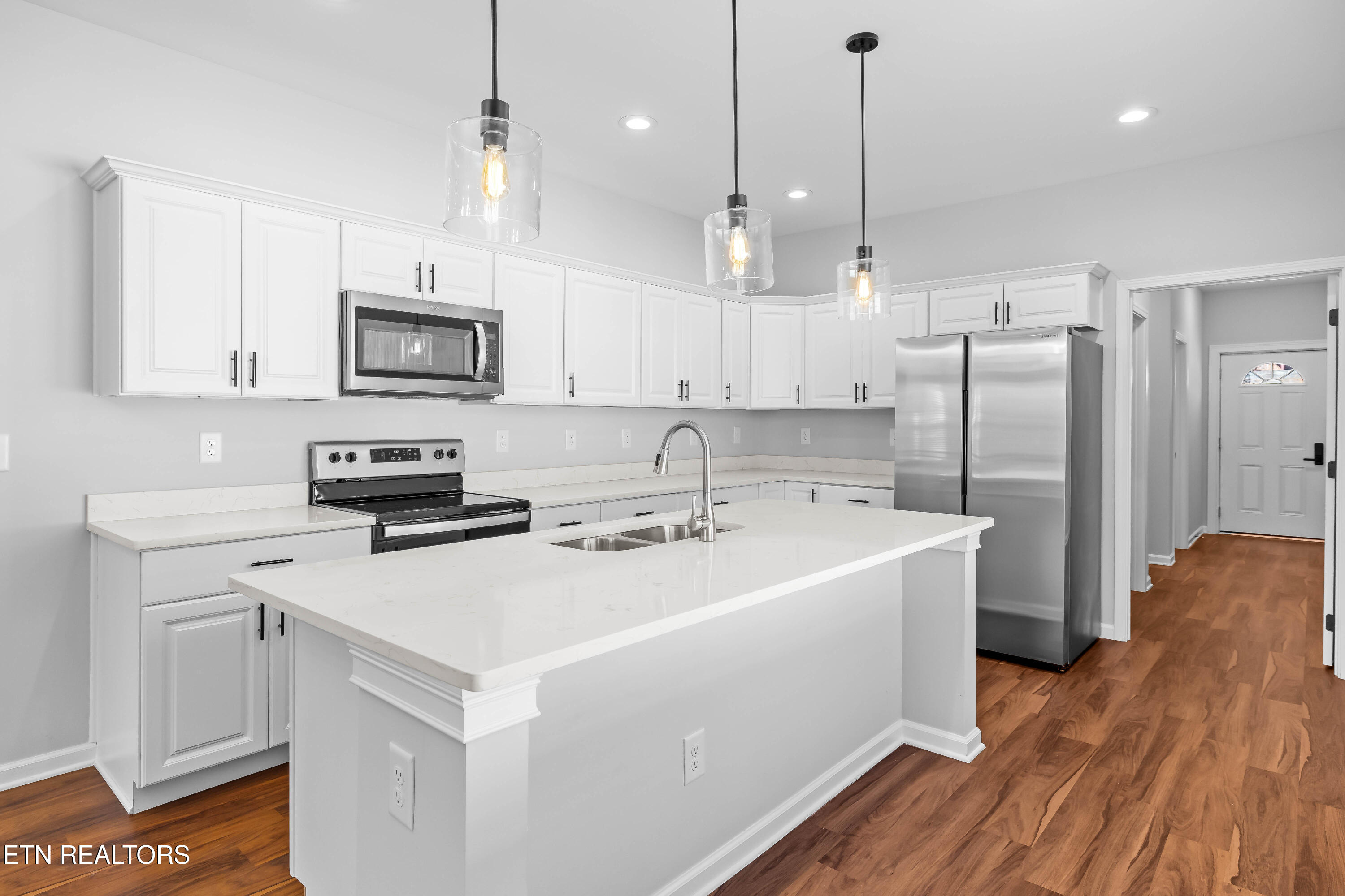 619 NE Midlake Drive Knoxville TN 37918