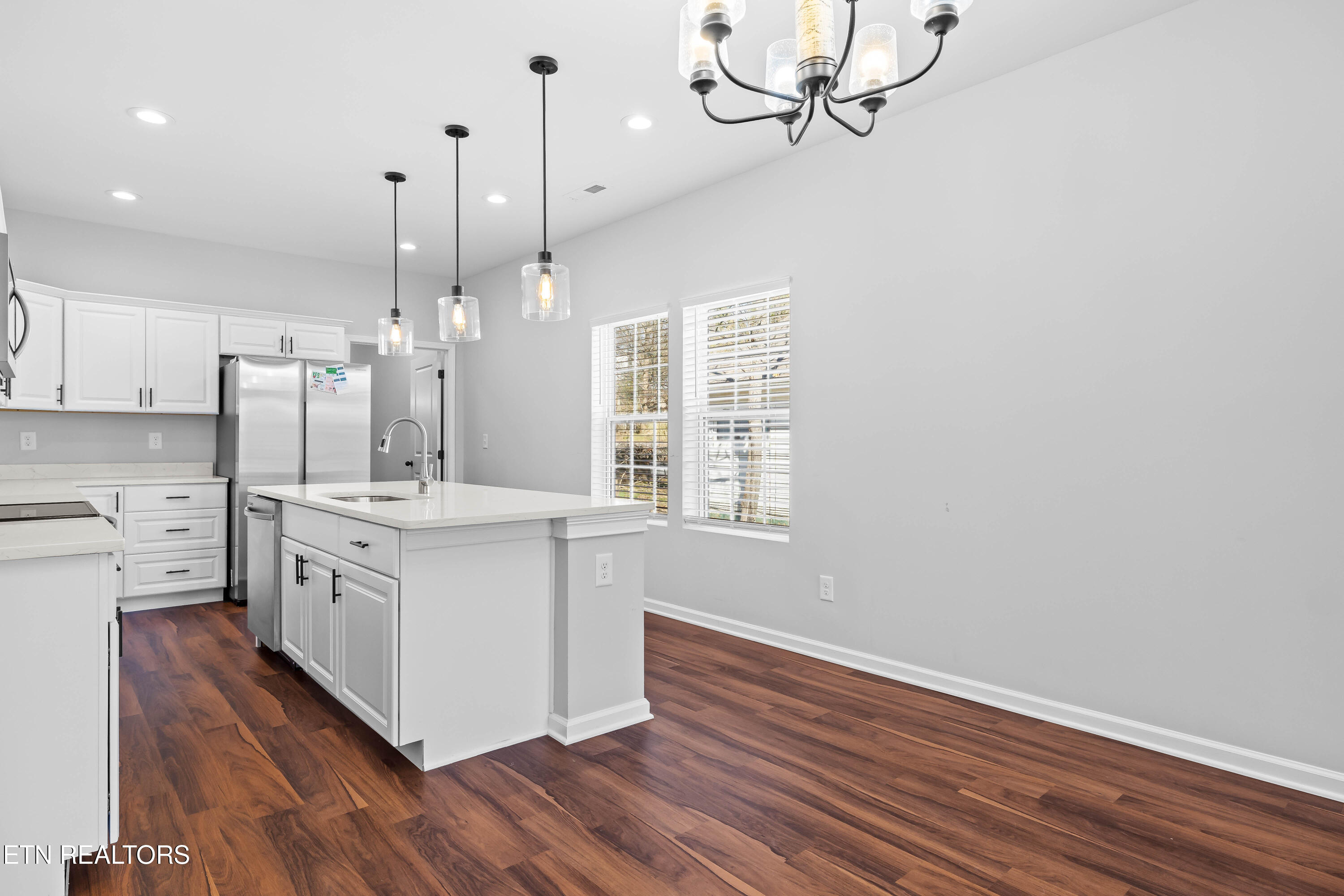 619 NE Midlake Drive Knoxville TN 37918