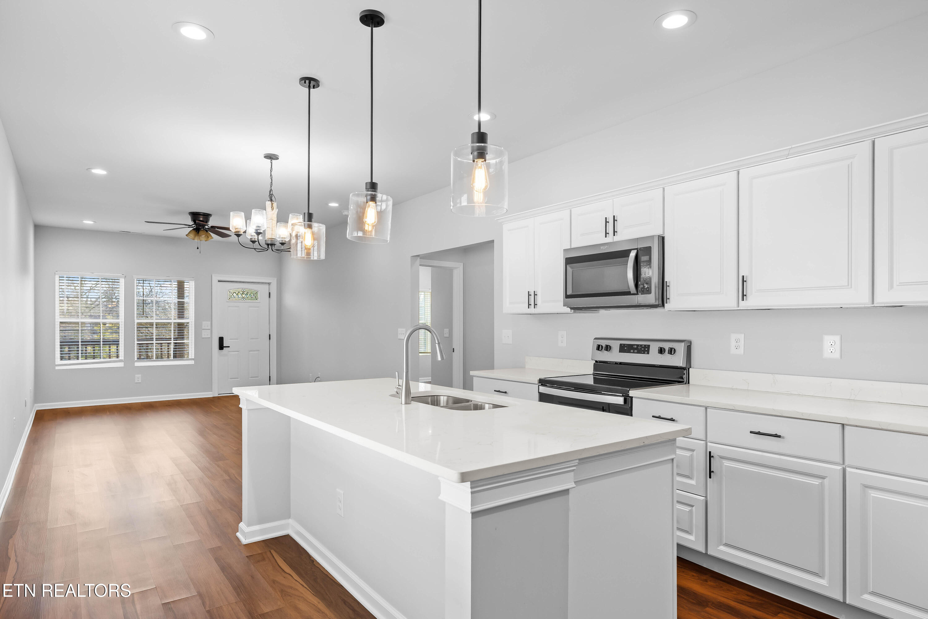 619 NE Midlake Drive Knoxville TN 37918