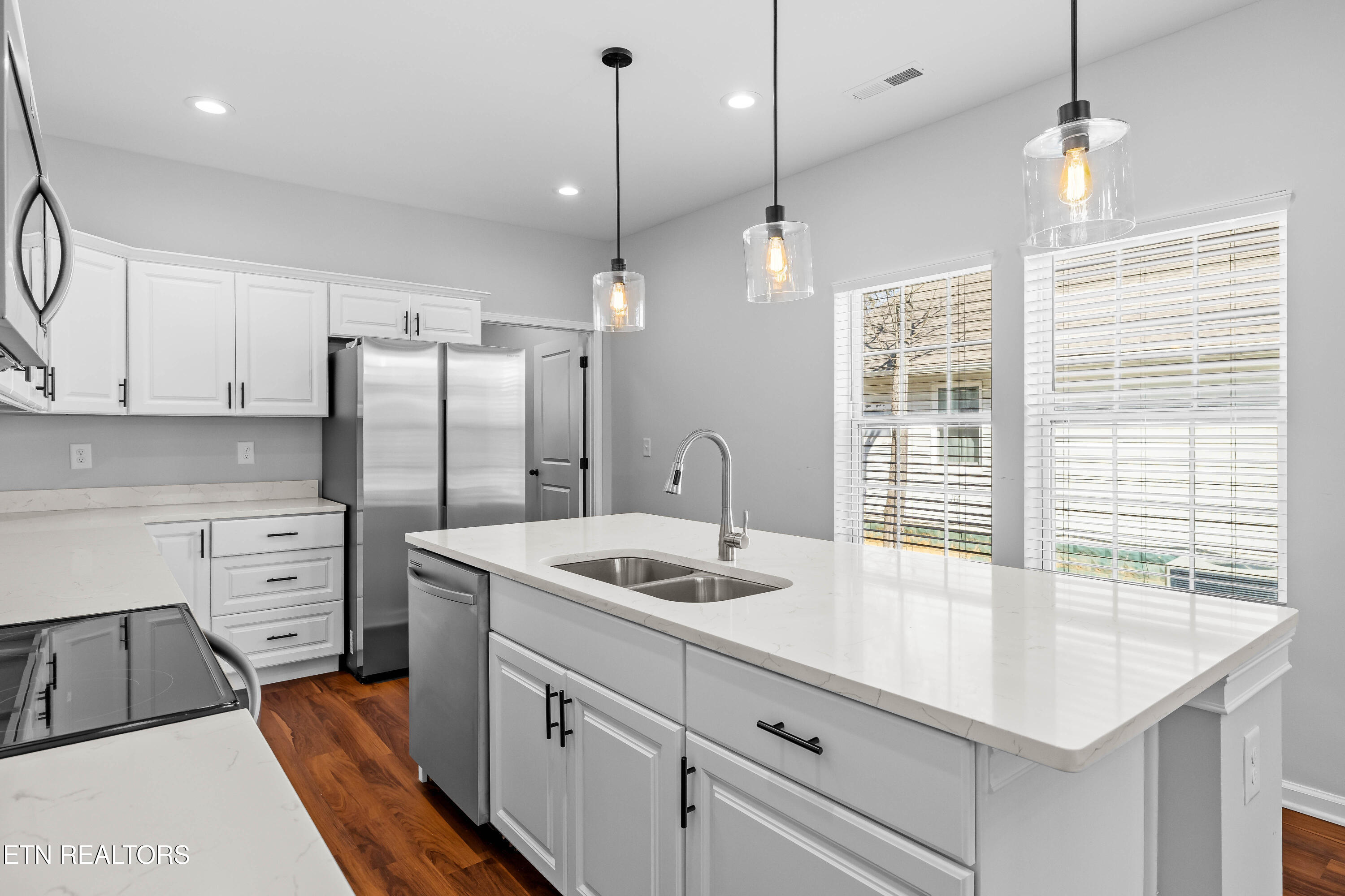 619 NE Midlake Drive Knoxville TN 37918