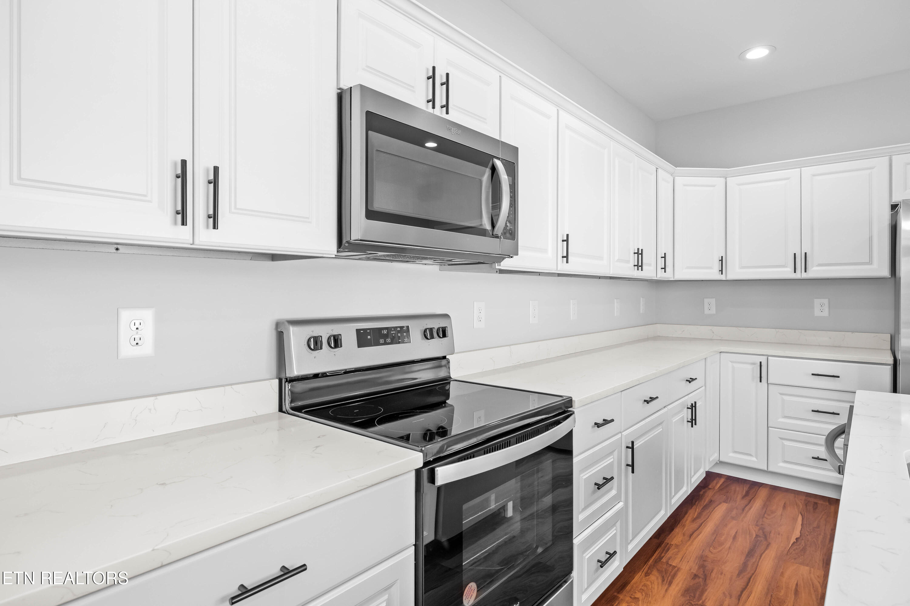619 NE Midlake Drive Knoxville TN 37918