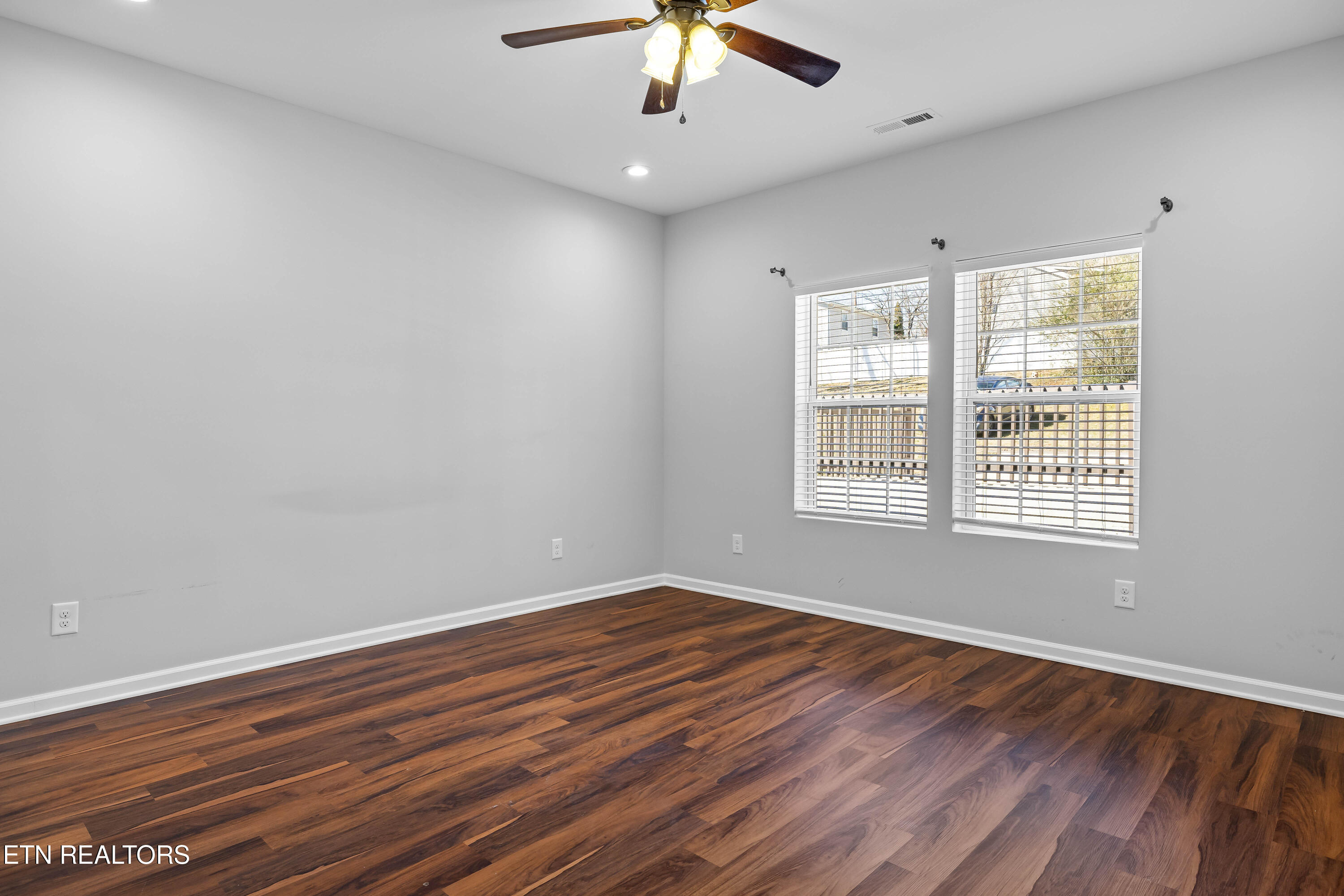 619 NE Midlake Drive Knoxville TN 37918