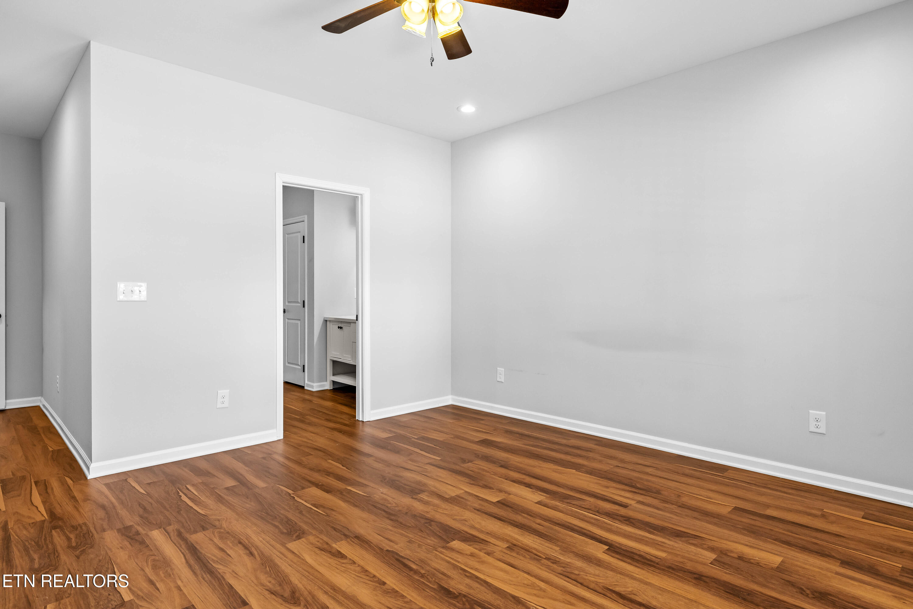 619 NE Midlake Drive Knoxville TN 37918