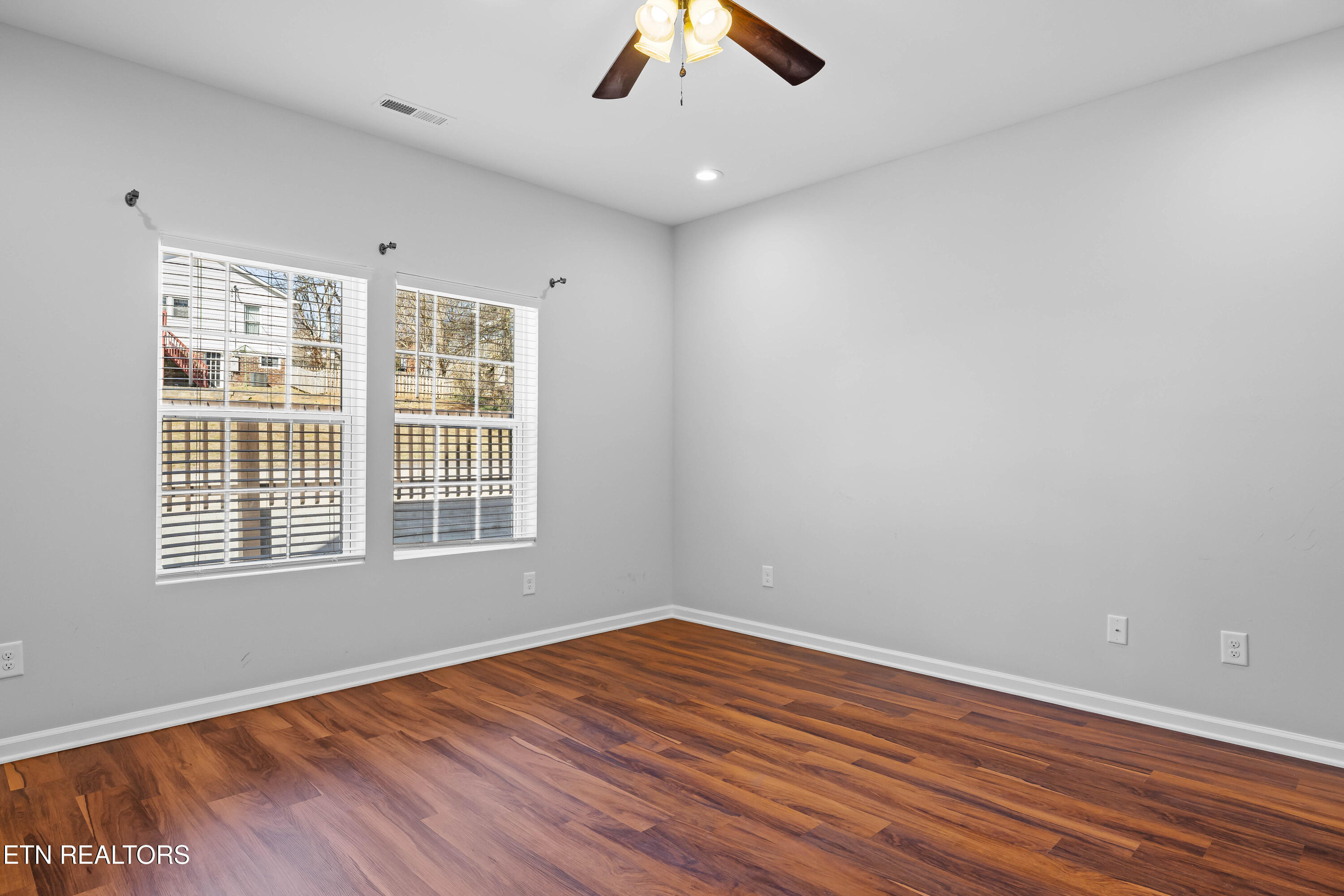 619 NE Midlake Drive Knoxville TN 37918