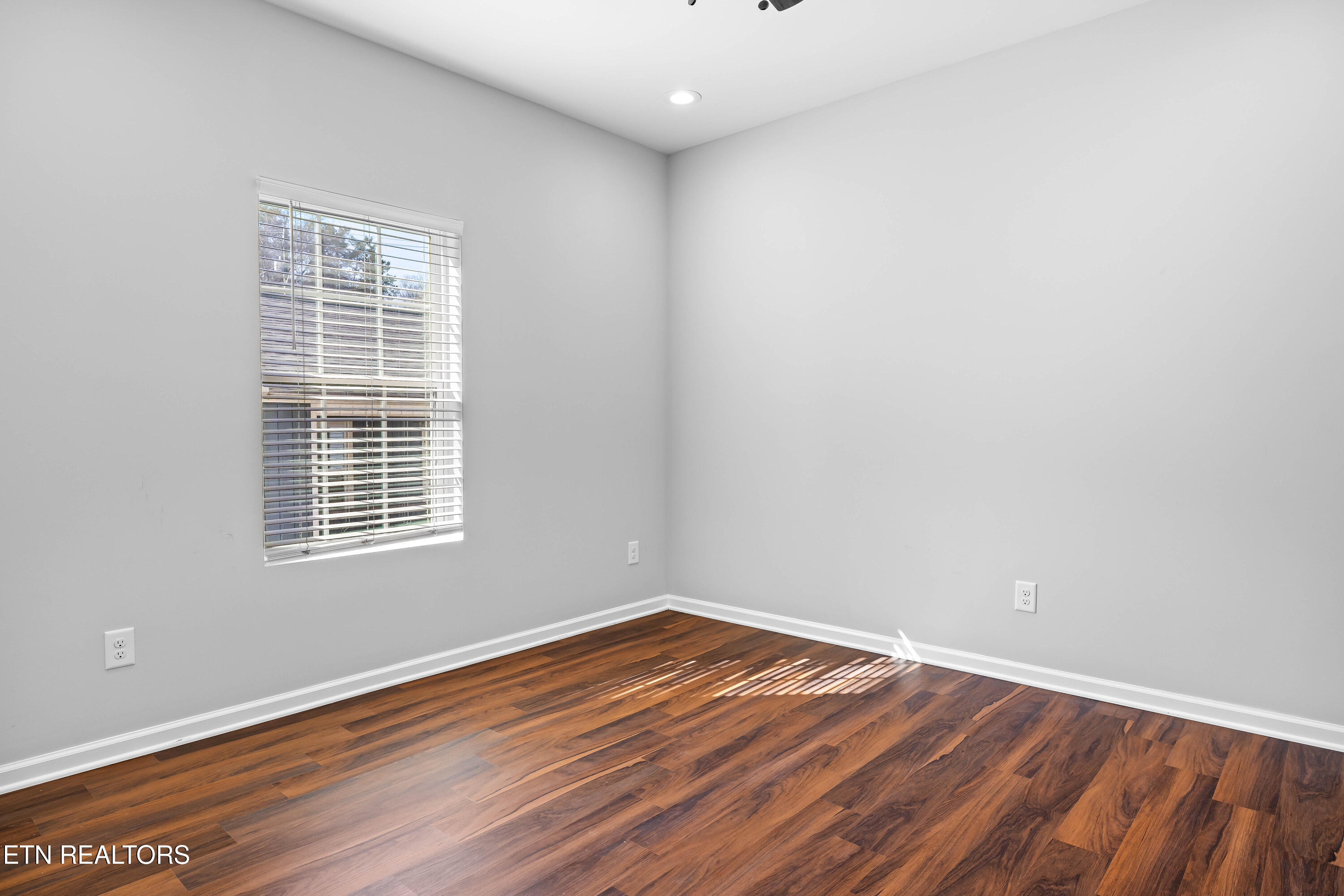 619 NE Midlake Drive Knoxville TN 37918
