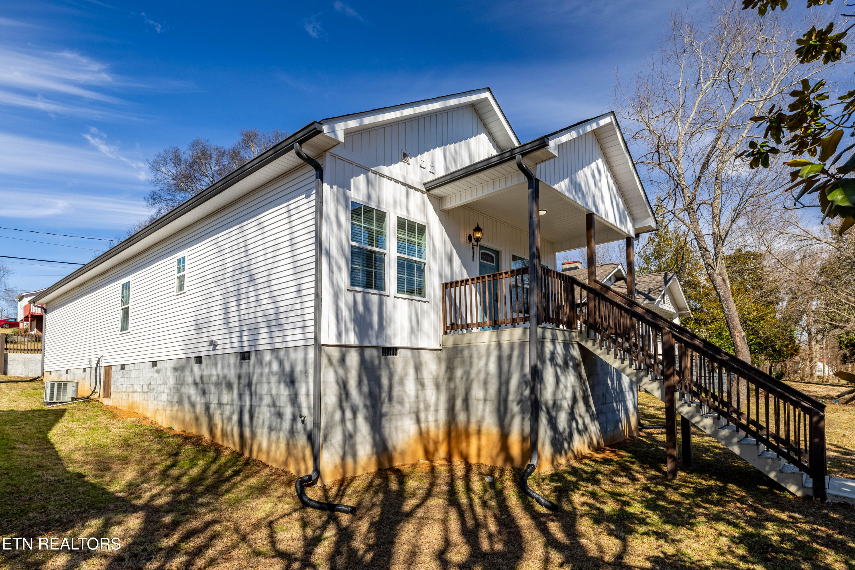 619 NE Midlake Drive Knoxville TN 37918