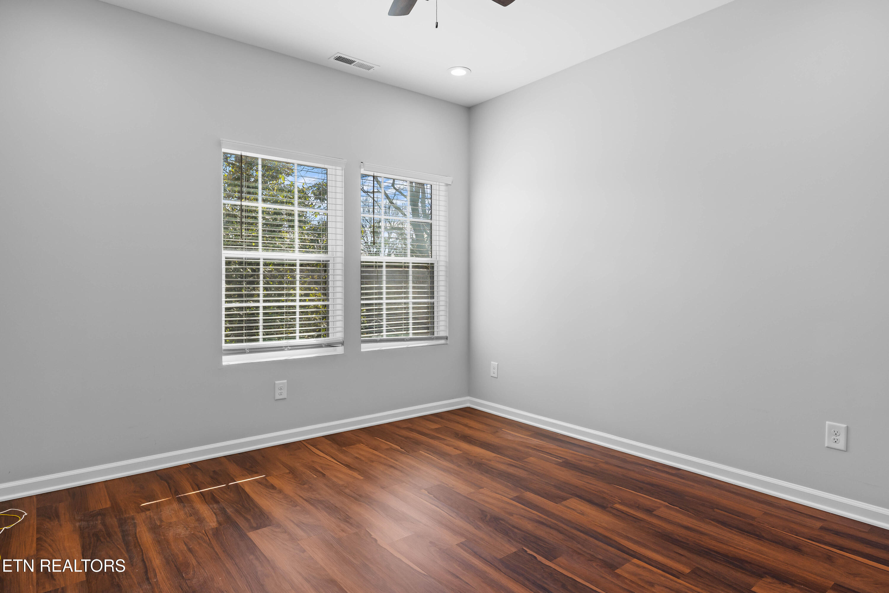 619 NE Midlake Drive Knoxville TN 37918