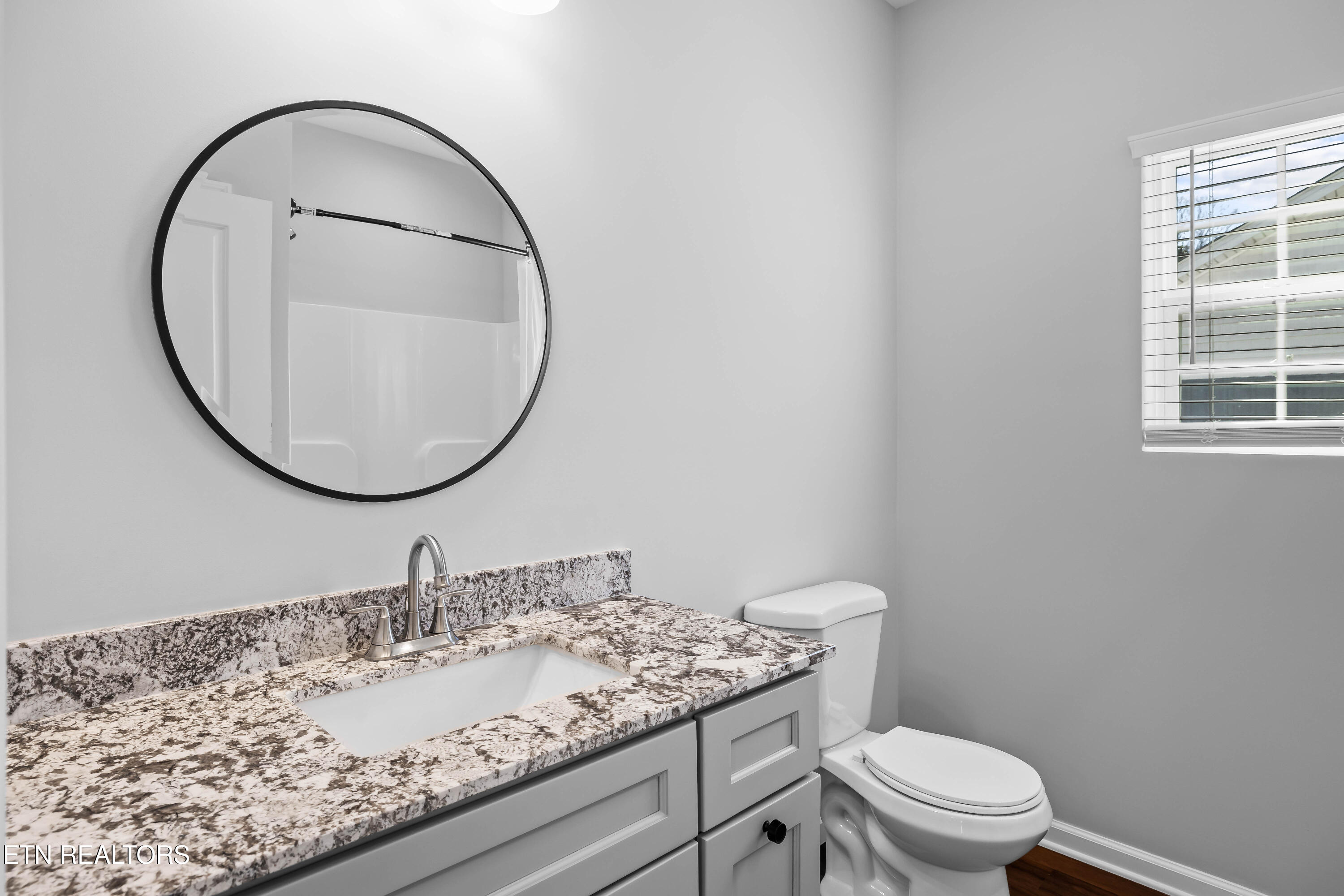 619 NE Midlake Drive Knoxville TN 37918