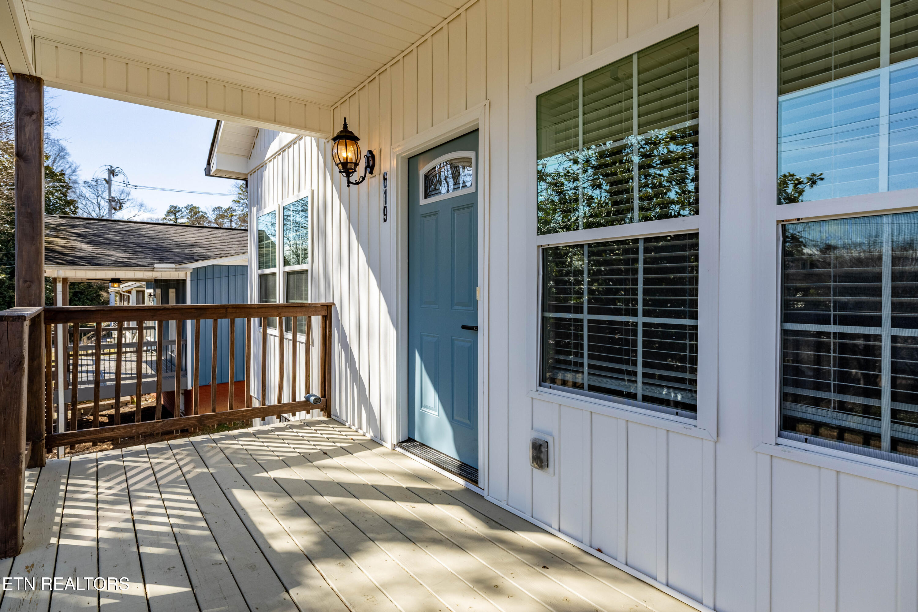 619 NE Midlake Drive Knoxville TN 37918