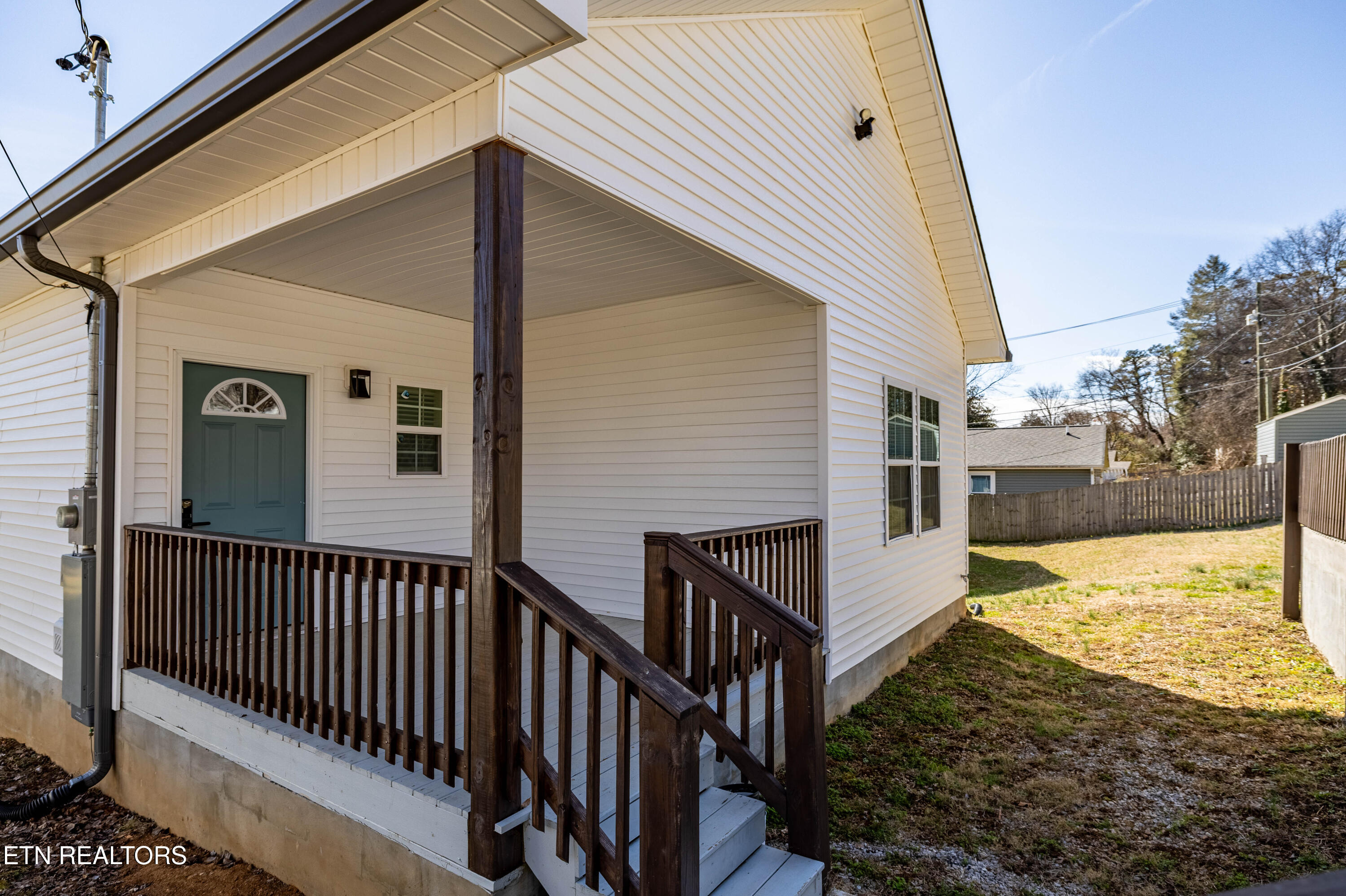 619 NE Midlake Drive Knoxville TN 37918