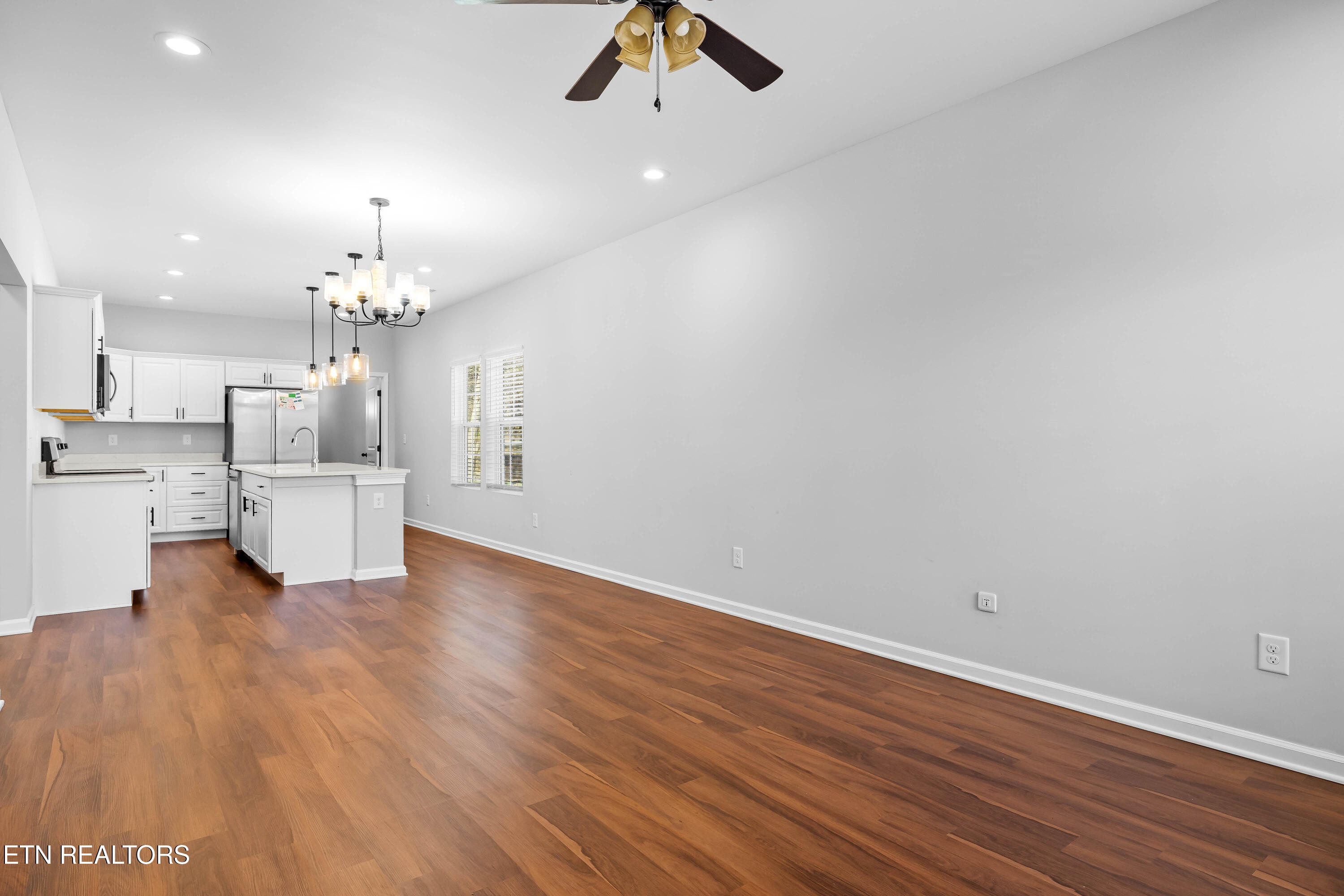 619 NE Midlake Drive Knoxville TN 37918