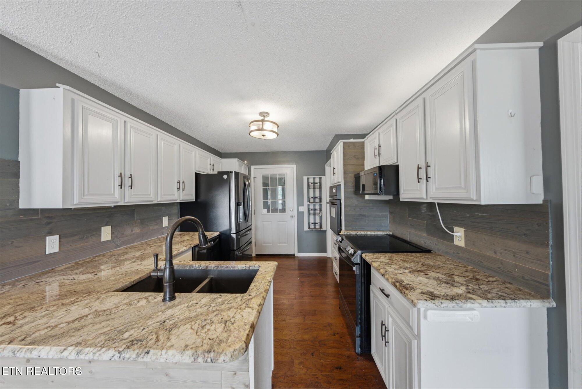 217 S Rolling Ridge Ln S Lane Vonore TN 37885
