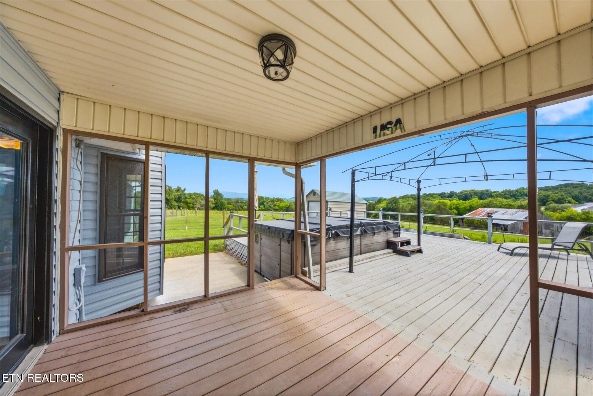 217 S Rolling Ridge Ln S Lane Vonore TN 37885