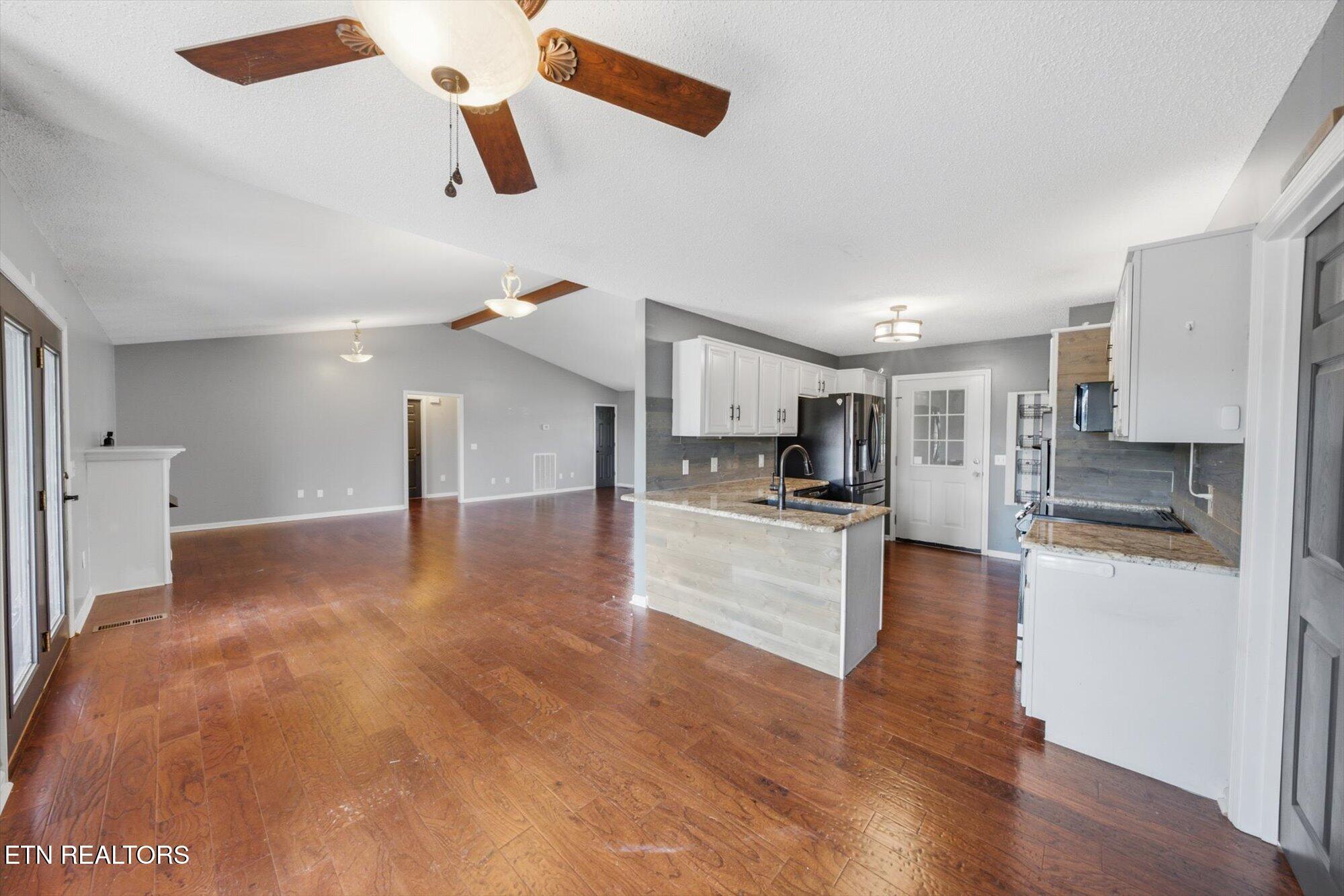 217 S Rolling Ridge Ln S Lane Vonore TN 37885