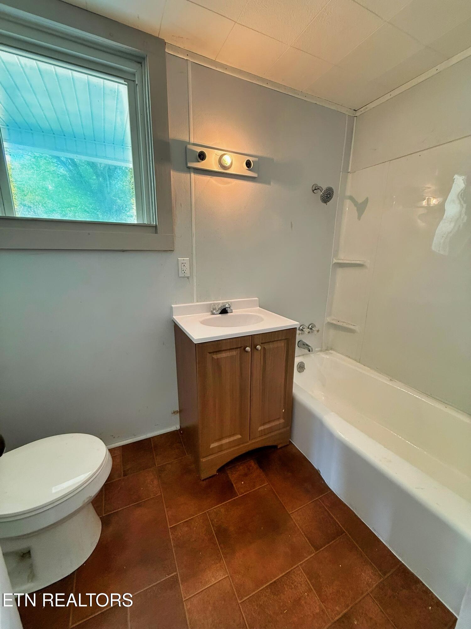608 Wright Street Jellico TN 37762