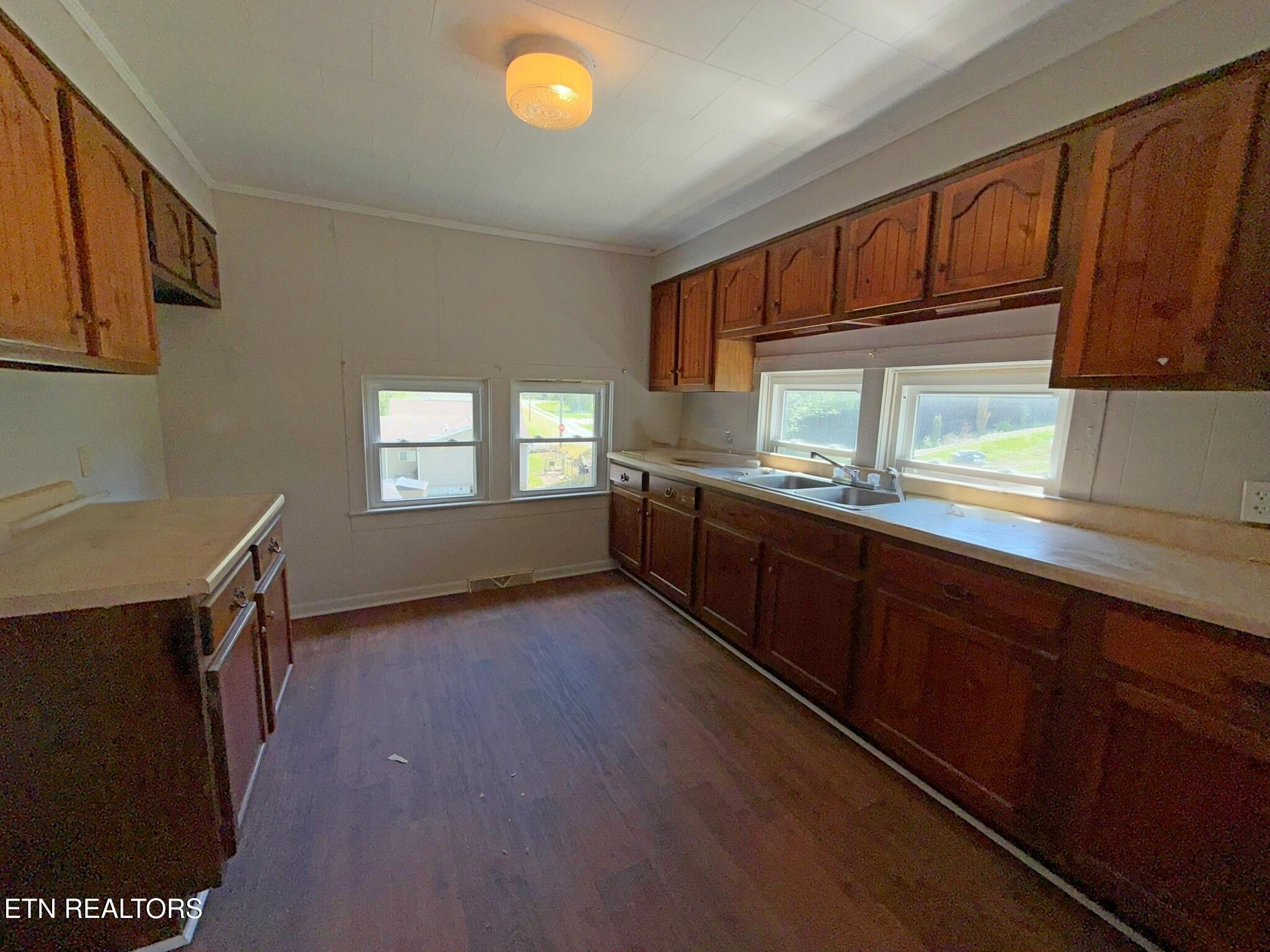 608 Wright Street Jellico TN 37762