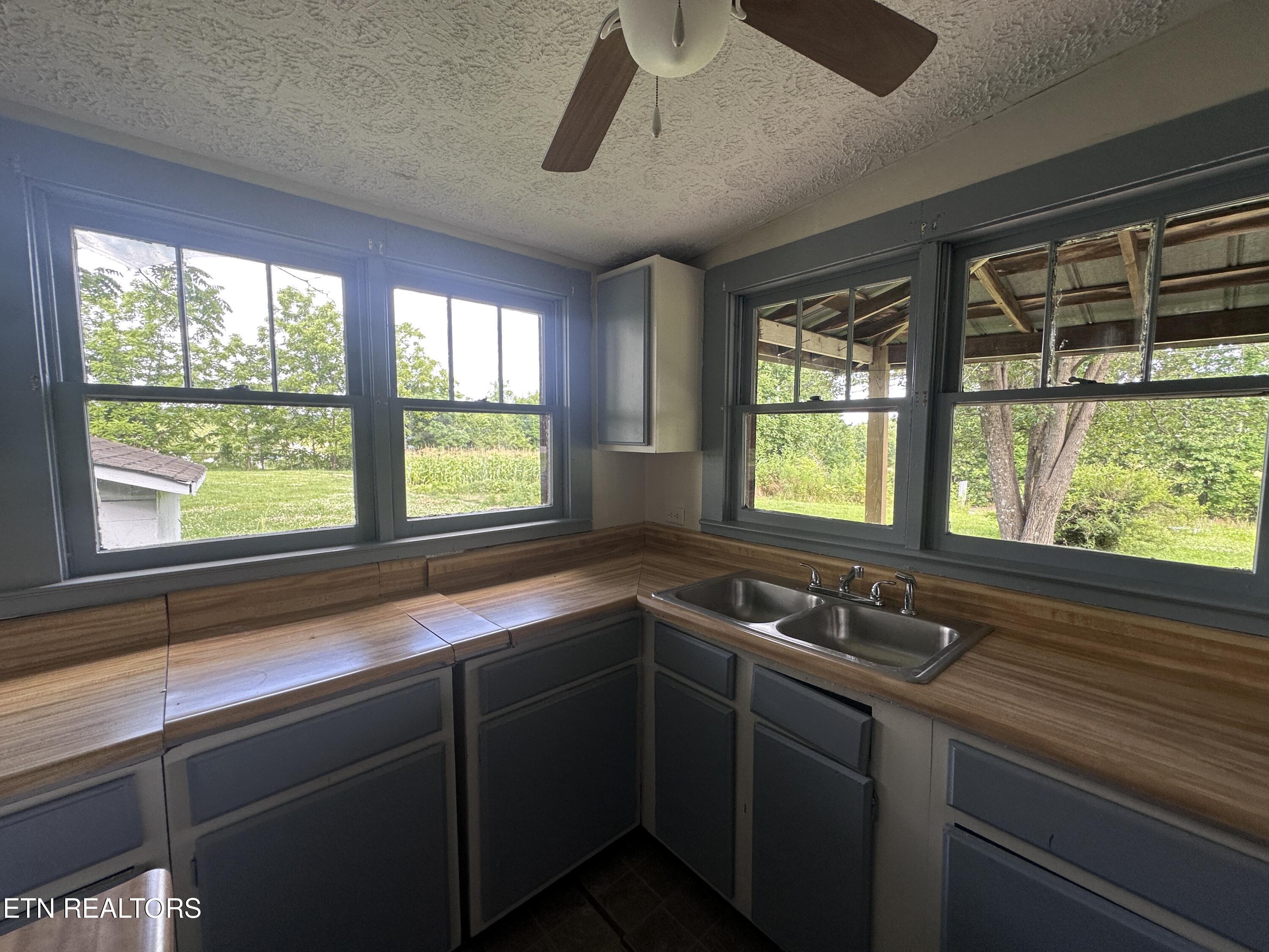 1671 Taylor Place Road Jamestown TN 38556