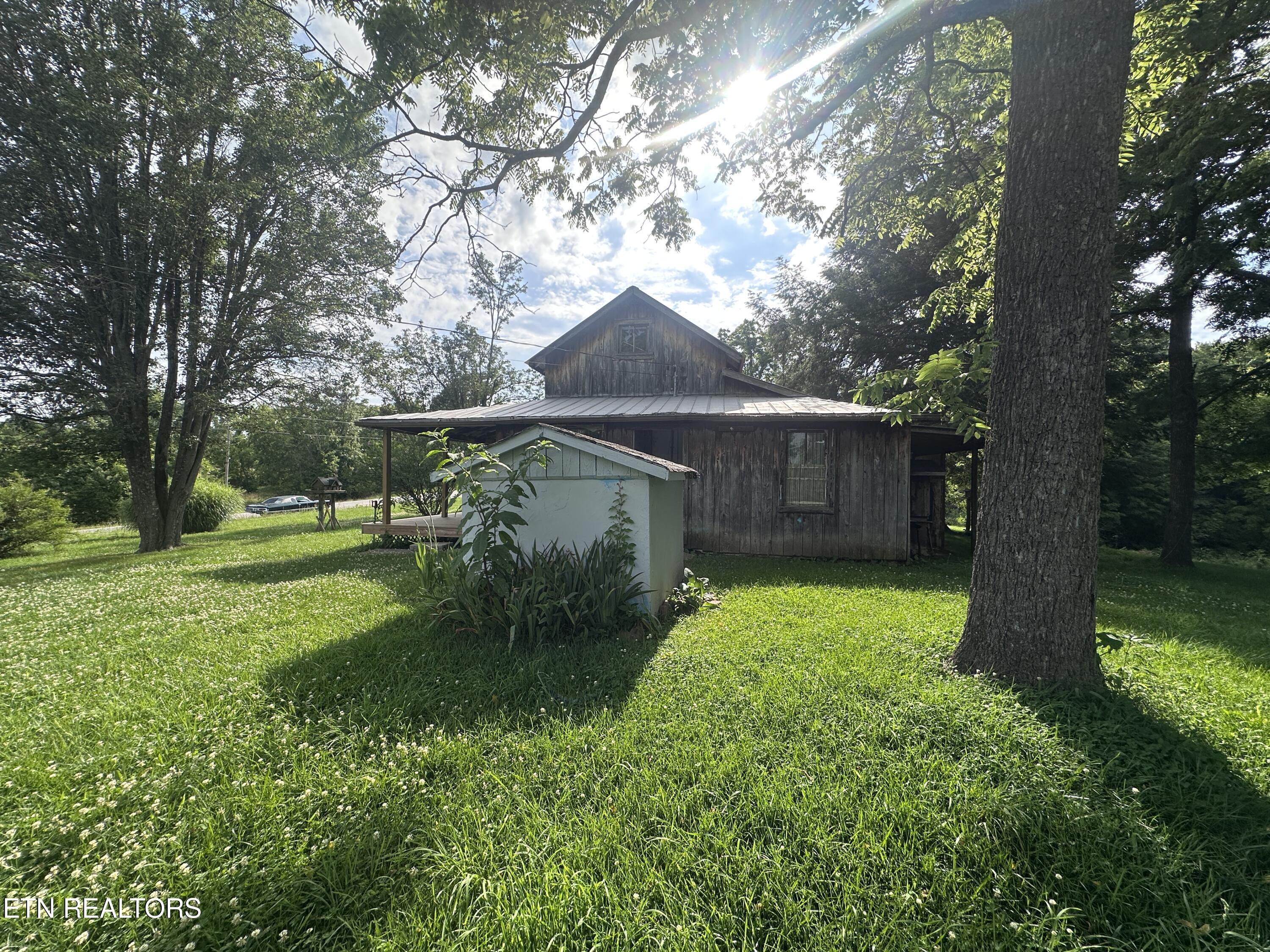 1671 Taylor Place Road Jamestown TN 38556