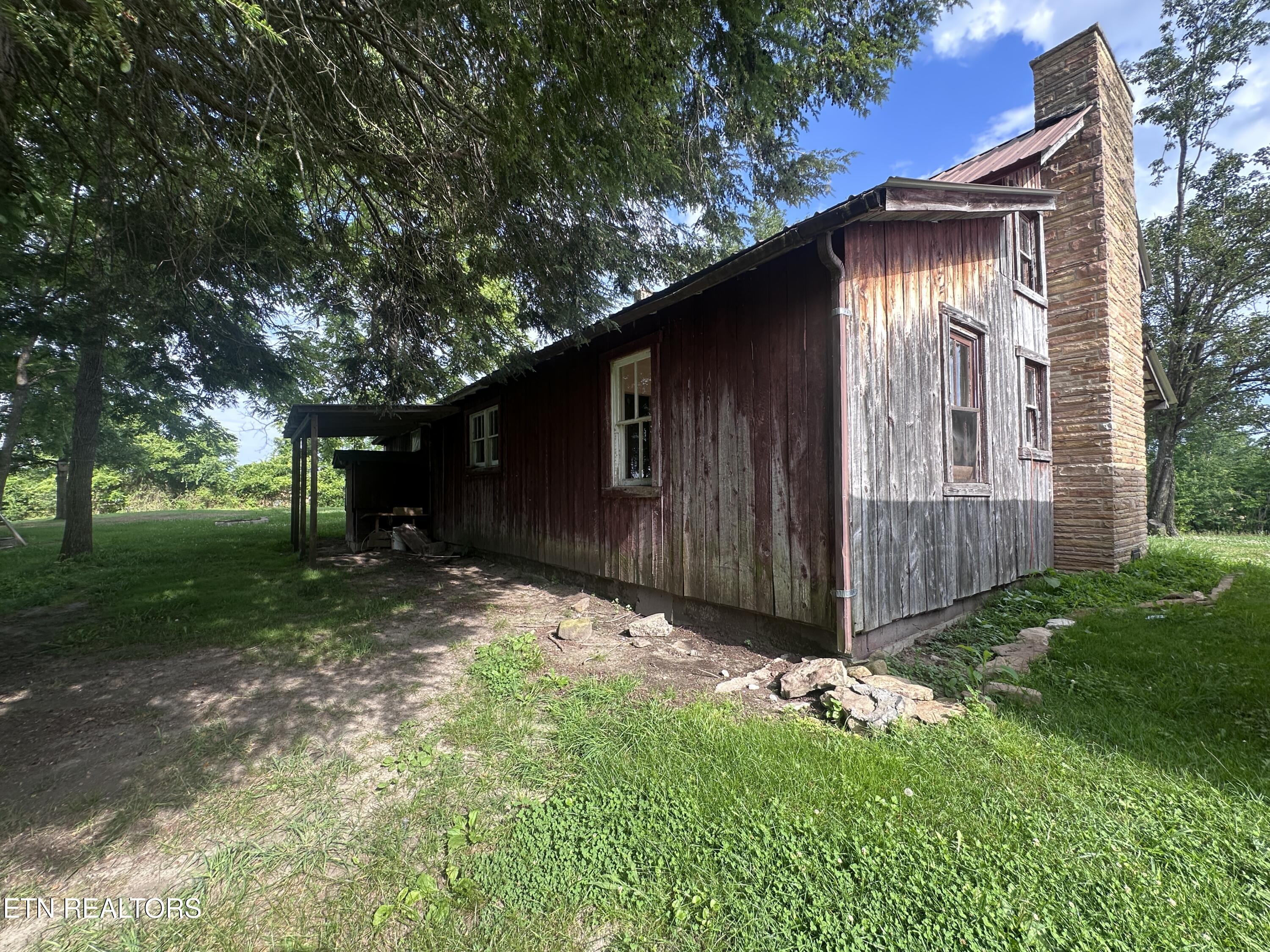 1671 Taylor Place Road Jamestown TN 38556