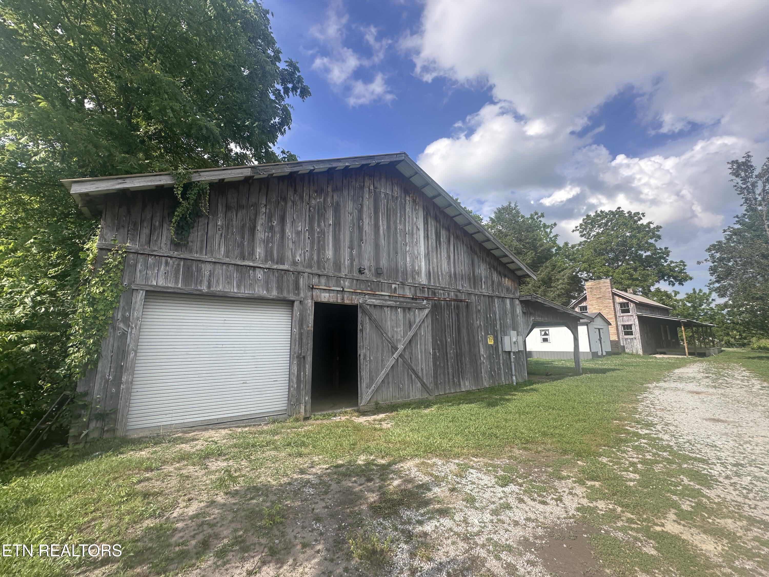 1671 Taylor Place Road Jamestown TN 38556