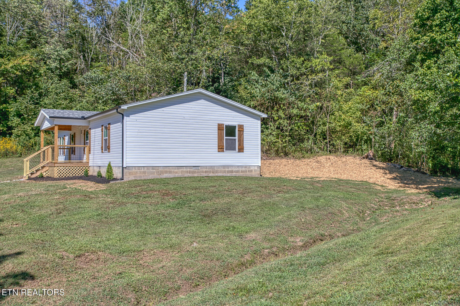 2204 Wartrace Highway Whitleyville TN 38588