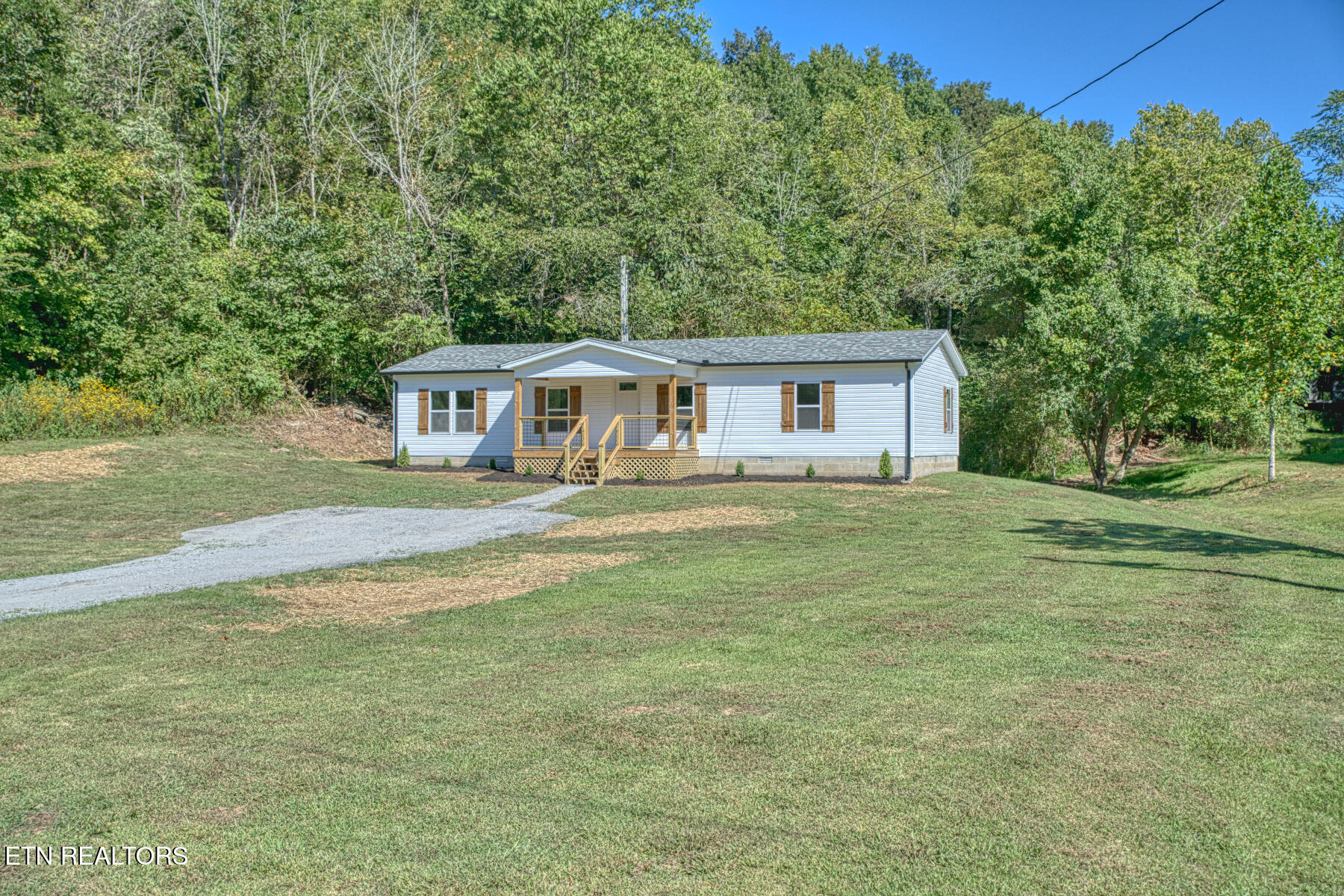 2204 Wartrace Highway Whitleyville TN 38588