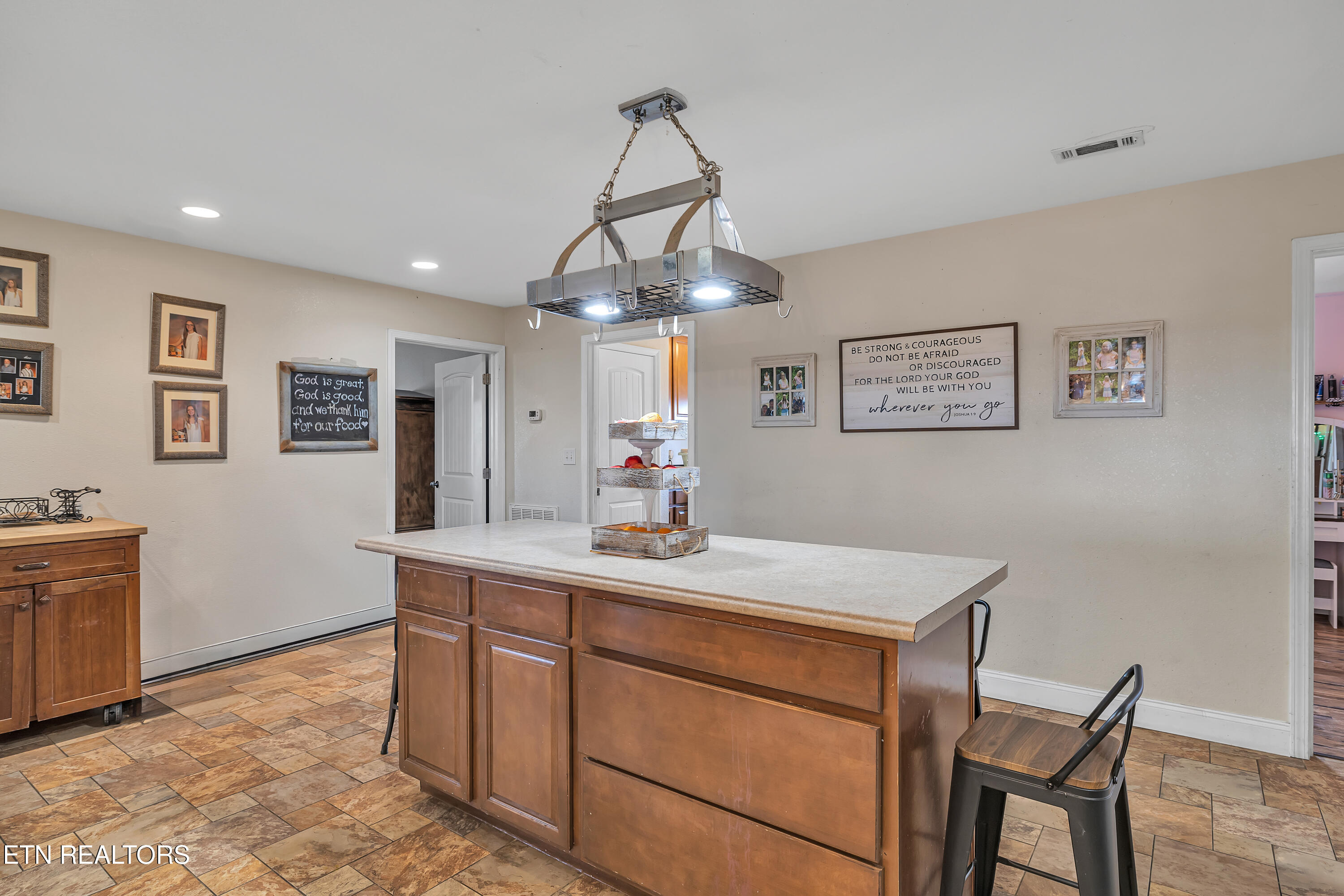 1739 Long Branch Road Seymour TN 37865