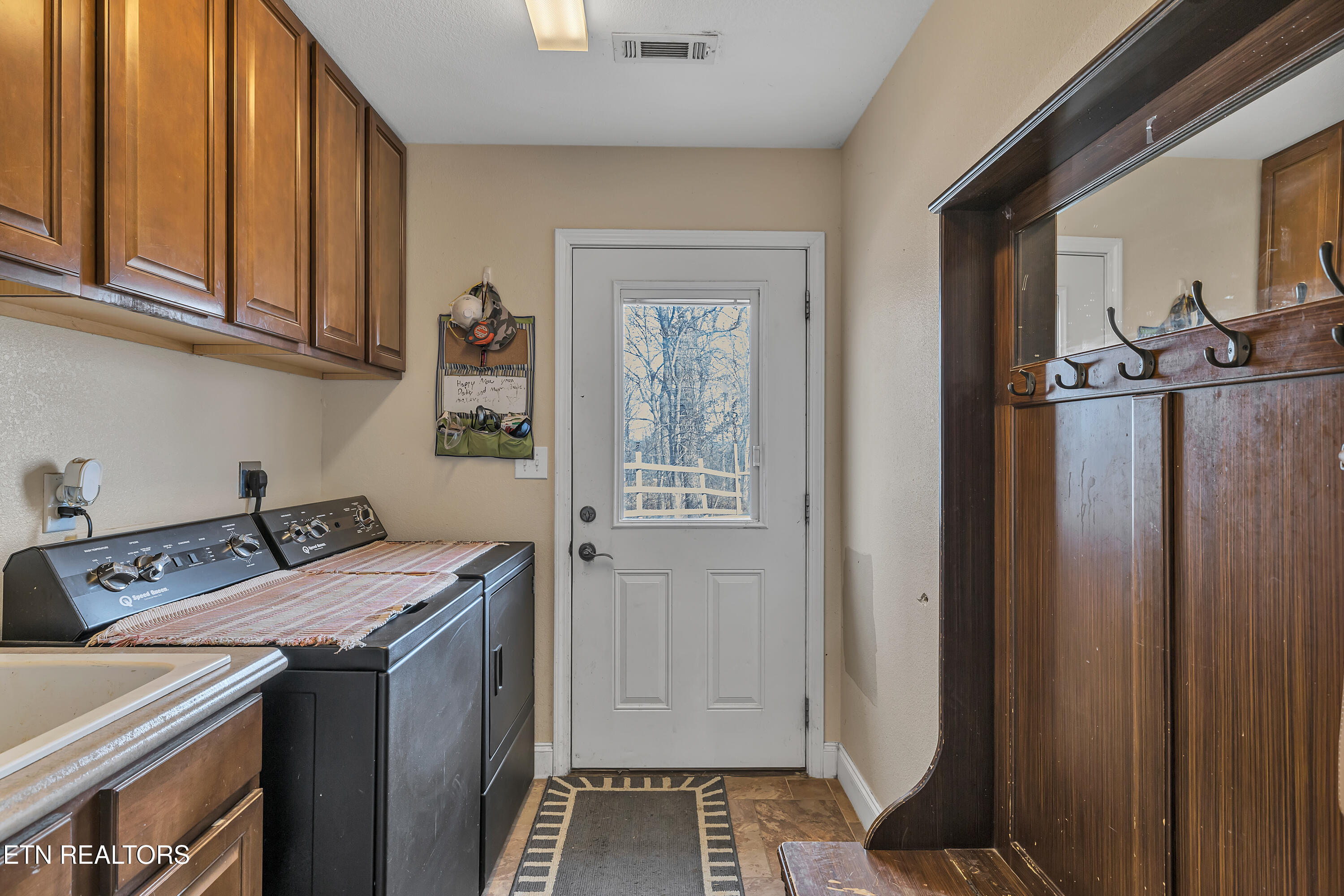 1739 Long Branch Road Seymour TN 37865