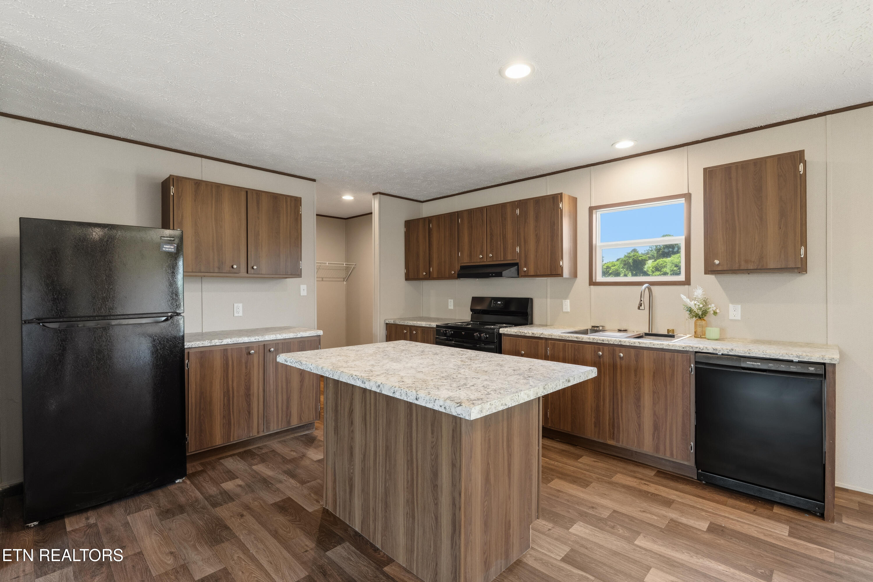 279 Thompson Road Madisonville TN 37354