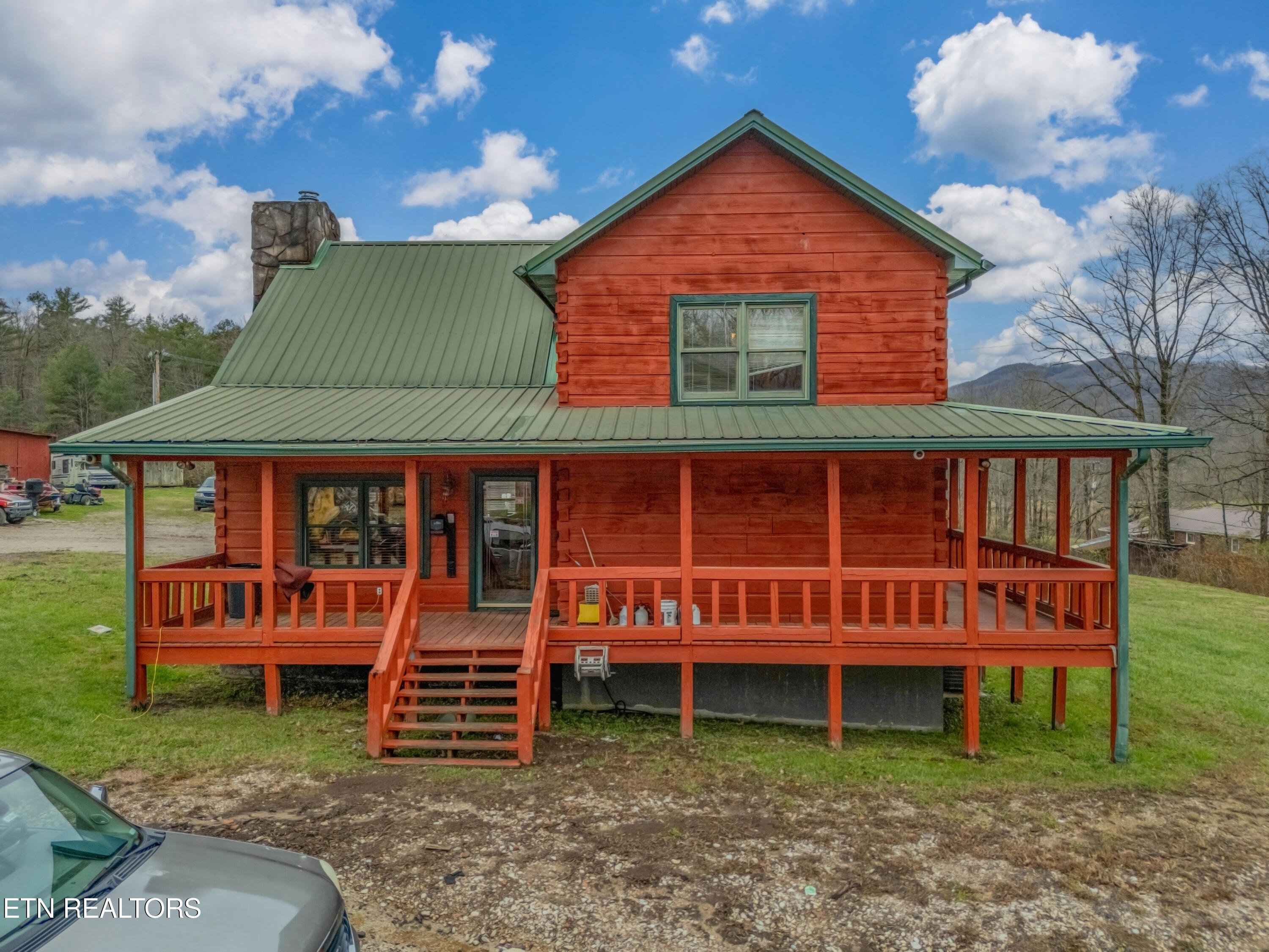 147 R & R Sawmill Road Harriman TN 37748