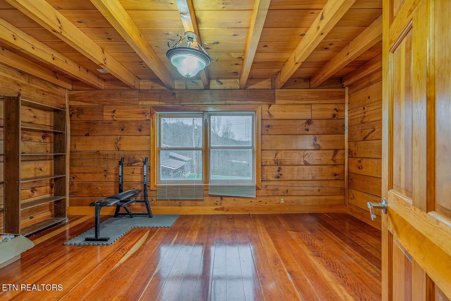 147 R & R Sawmill Road Harriman TN 37748