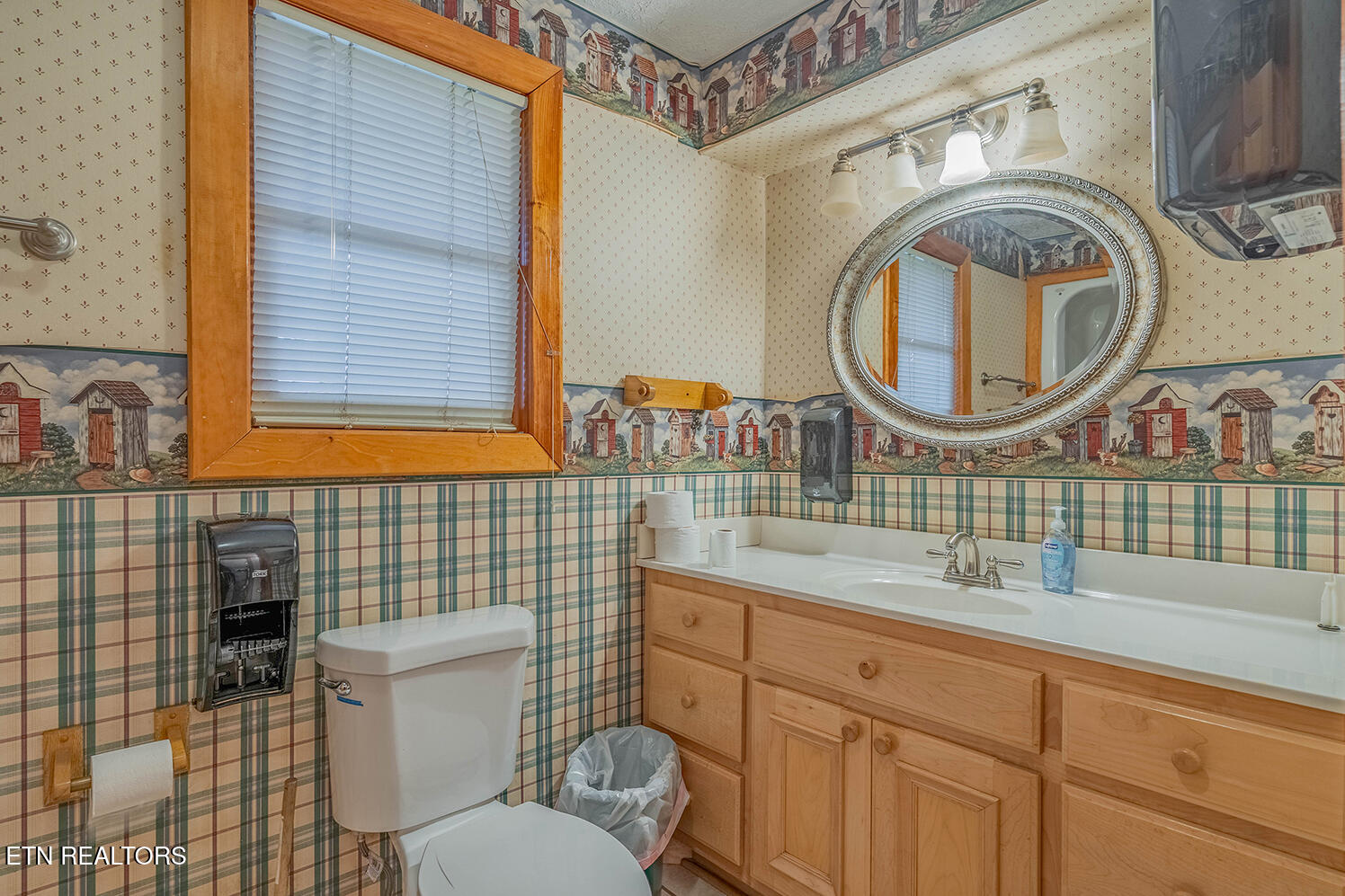 147 R & R Sawmill Road Harriman TN 37748