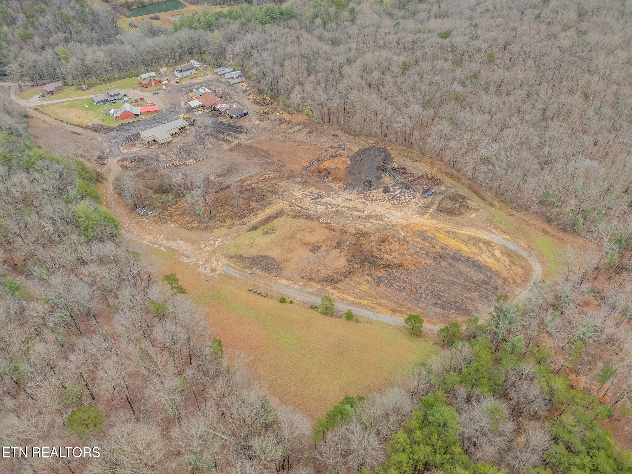 147 R & R Sawmill Road Harriman TN 37748