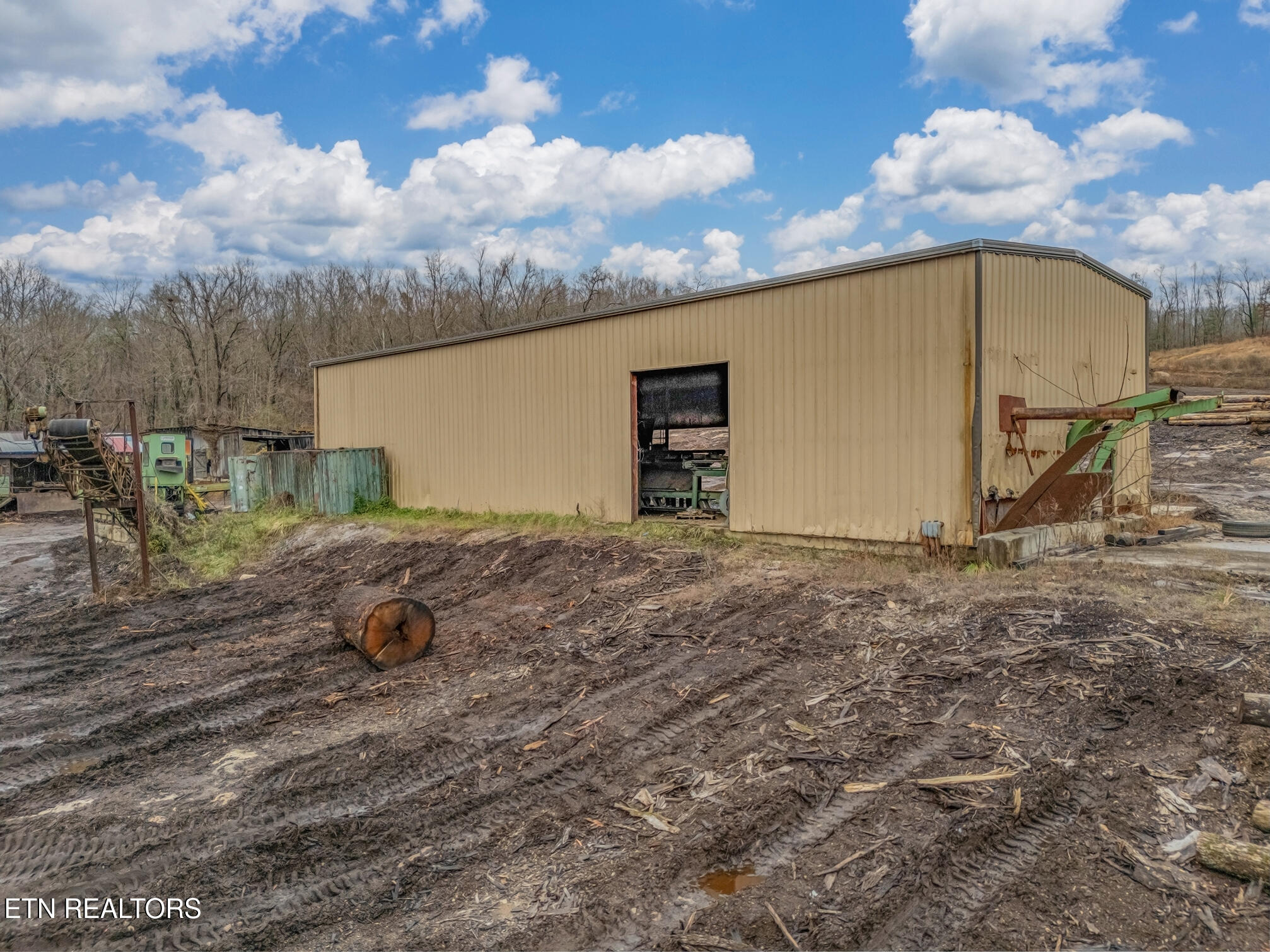 147 R & R Sawmill Road Harriman TN 37748
