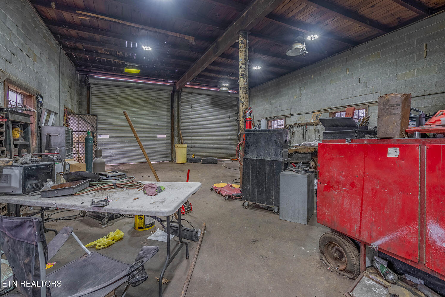 147 R & R Sawmill Road Harriman TN 37748