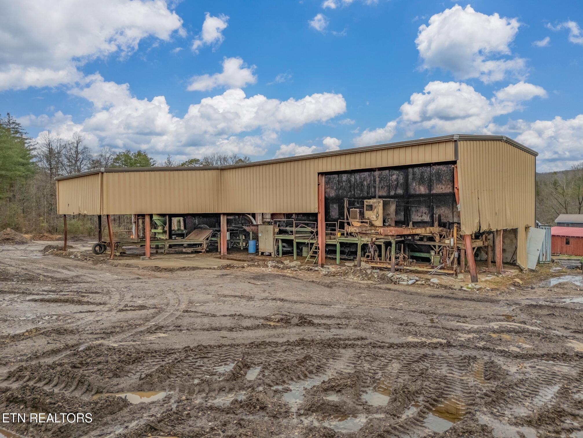 147 R & R Sawmill Road Harriman TN 37748