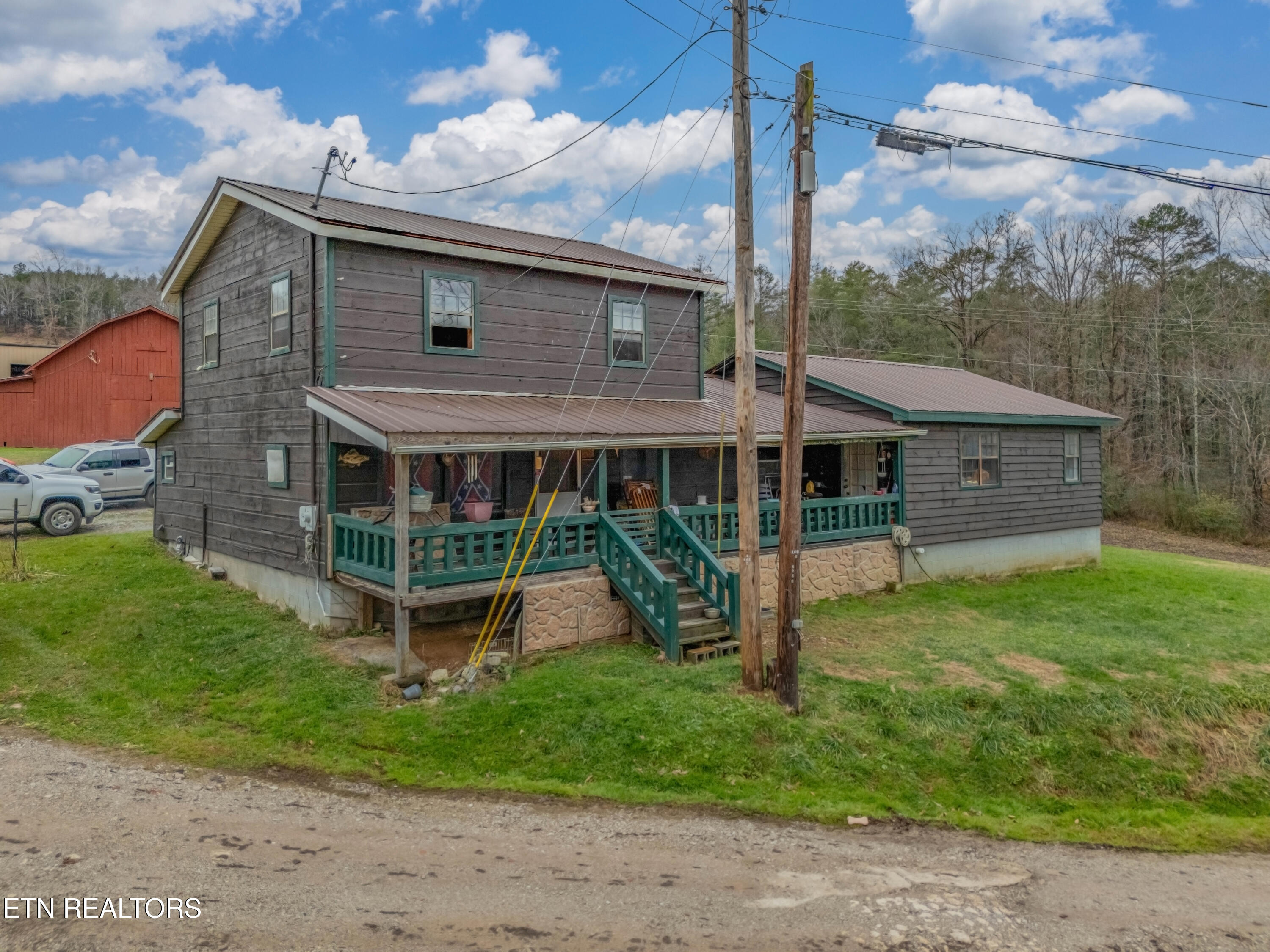 147 R & R Sawmill Road Harriman TN 37748