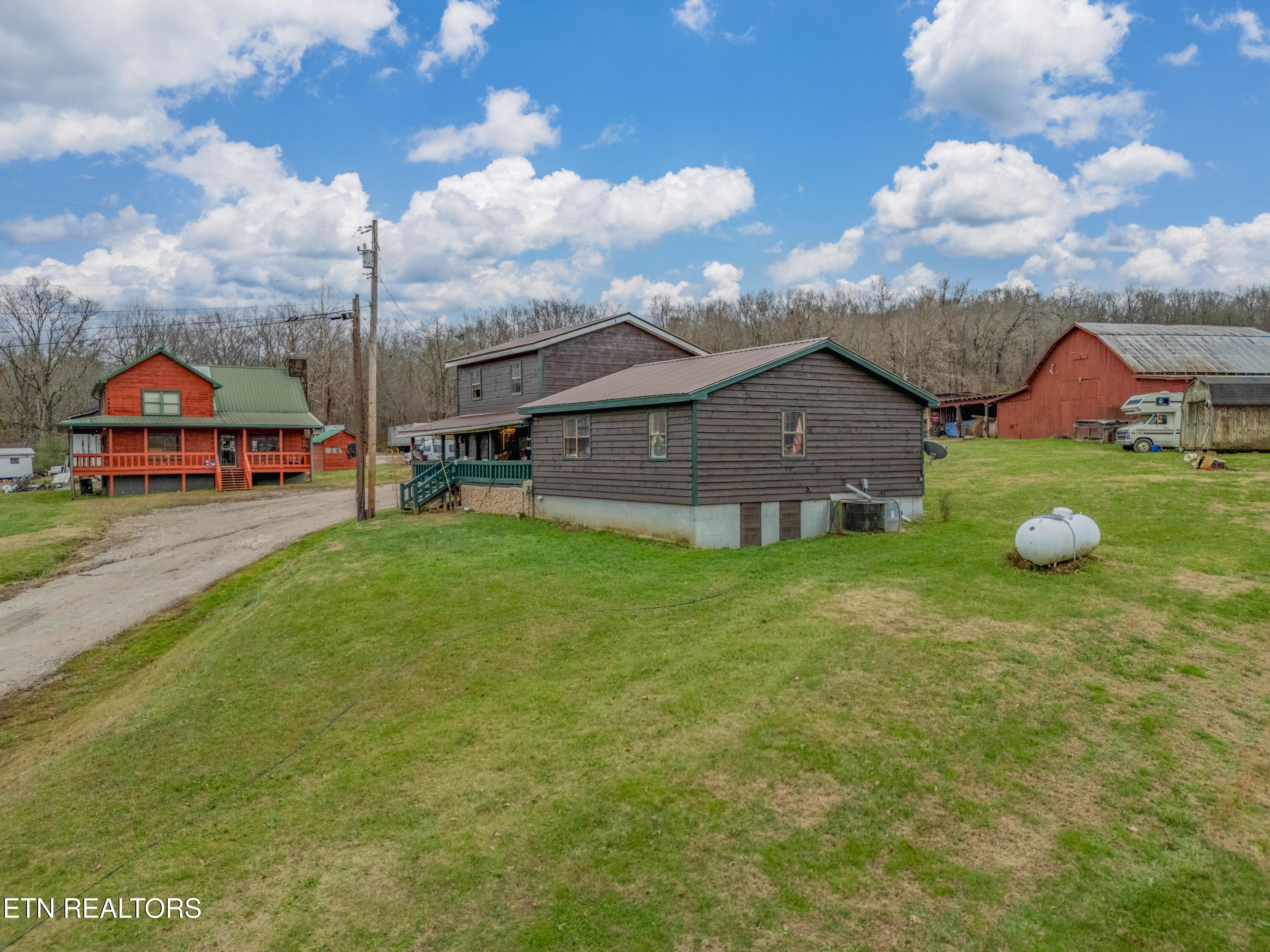 147 R & R Sawmill Road Harriman TN 37748