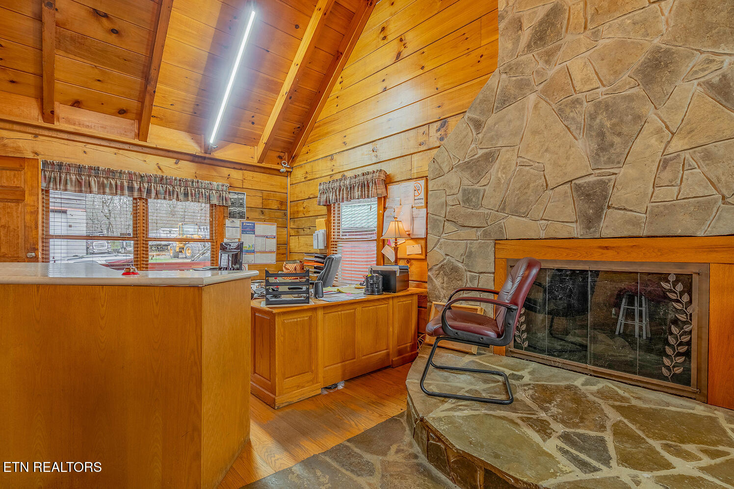 147 R & R Sawmill Road Harriman TN 37748