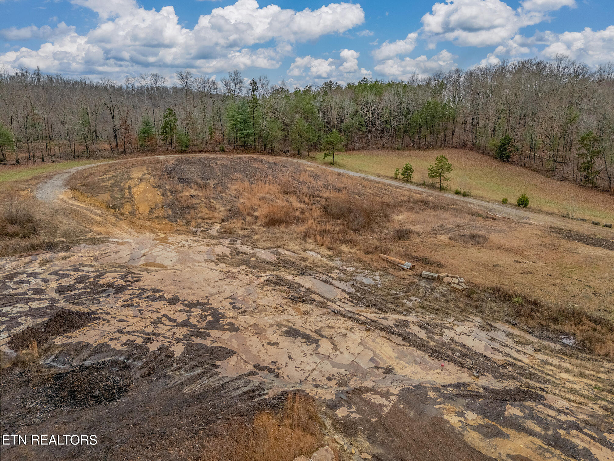 147 R & R Sawmill Road Harriman TN 37748