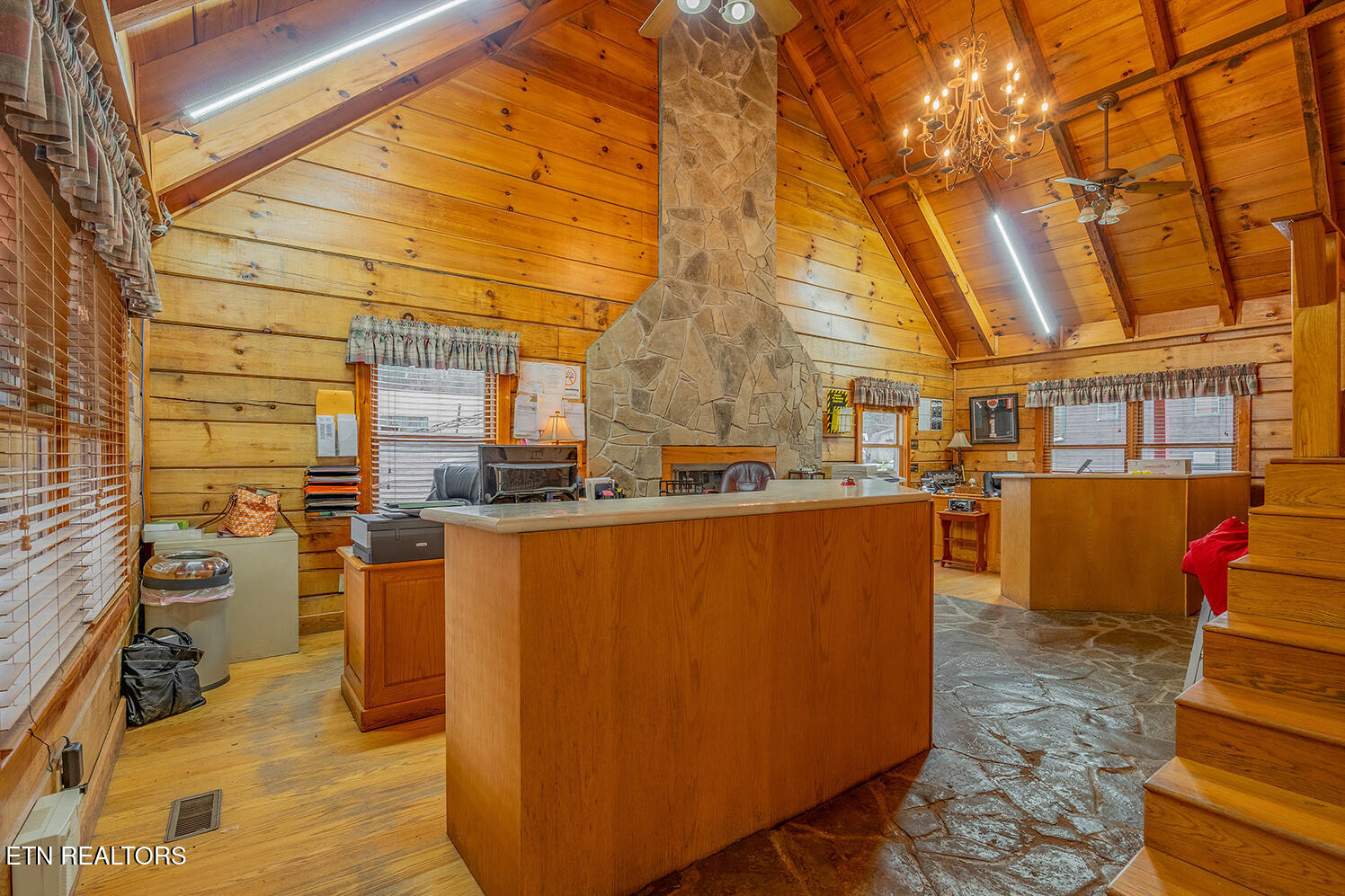 147 R & R Sawmill Road Harriman TN 37748